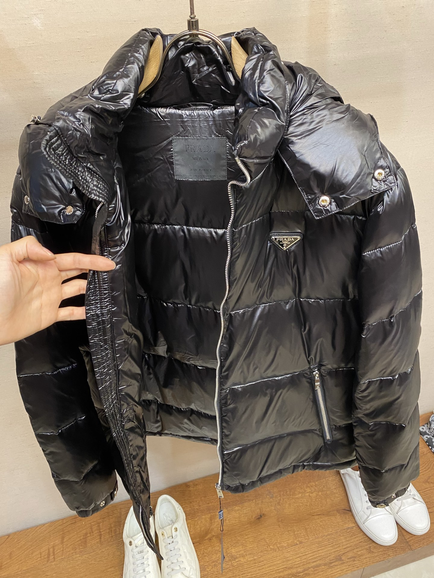 🌟🌟Prada、普拉达 秋冬新款羽绒服外套 高端定制 内填充顶级国标纯正90白鸭绒 品质经得起任何形式检验，呈现一种焕然