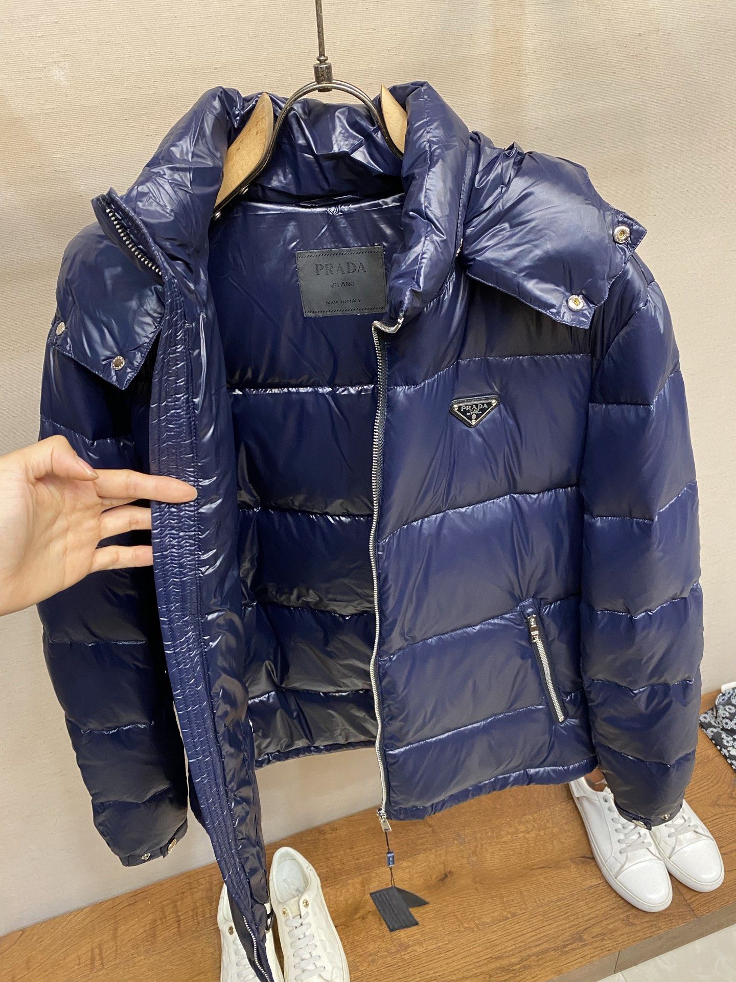 🌟🌟Prada、普拉达 秋冬新款羽绒服外套 高端定制 内填充顶级国标纯正90白鸭绒 品质经得起任何形式检验，呈现一种焕然