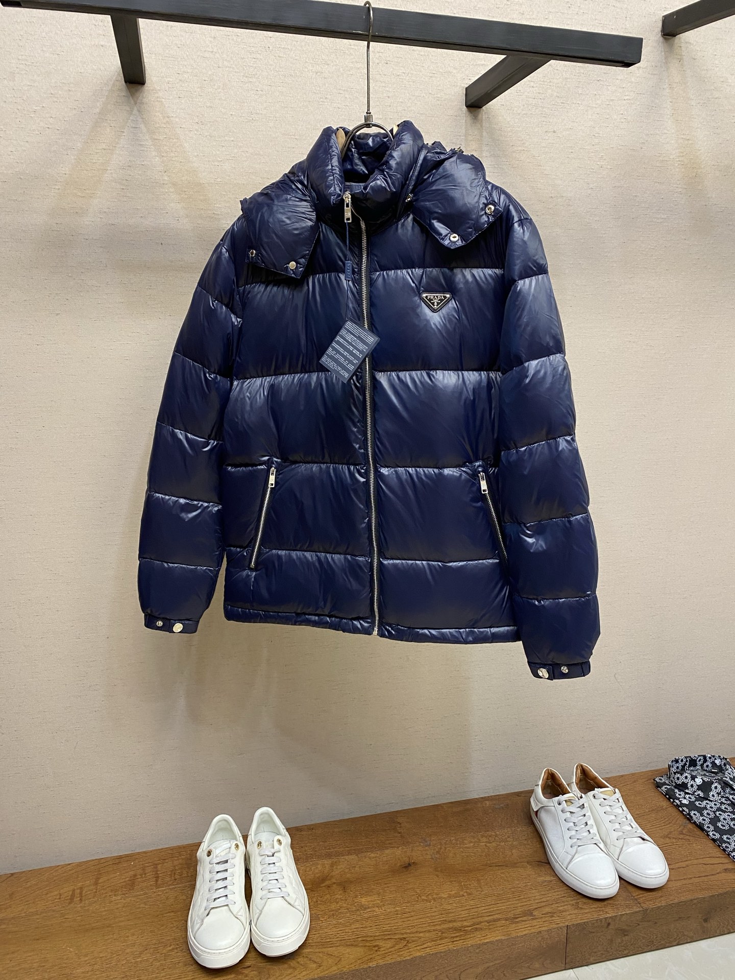 🌟🌟Prada、普拉达 秋冬新款羽绒服外套 高端定制 内填充顶级国标纯正90白鸭绒 品质经得起任何形式检验，呈现一种焕然