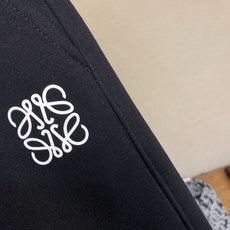 🌟🌟Loewe【加绒】男士休闲裤👍 最新款上身版型无敌正! 绝对可以闭眼收的一款 此款裤子非常百搭,弹力腰围,日常上班 🌟🌟Loewe【加绒】男士休闲裤👍 最新款上身版型无敌正! 绝对可以闭眼收的一款 此款裤子非常百搭,弹力腰围,日常上班