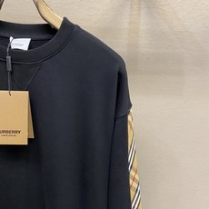 🌟🌟BBR 巴宝莉 20Fw 手臂格纹拼接圆领卫衣!!!!! 对色定染面料螺纹、毛巾刺绣章仔、罗纹拼接衣身设计、哈苏坎车 🌟🌟BBR 巴宝莉 20Fw 手臂格纹拼接圆领卫衣!!!!! 对色定染面料螺纹、毛巾刺绣章仔、罗纹拼接衣身设计、哈苏坎车