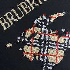 🌟🌟BBR 巴宝莉 十字绣战马长袖卫衣 采用100%纯棉面料制成,精选轻盈翻面绒棉质材料,带来柔软舒适的穿着体验。休闲版 🌟🌟BBR 巴宝莉 十字绣战马长袖卫衣 采用100%纯棉面料制成,精选轻盈翻面绒棉质材料,带来柔软舒适的穿着体验。休闲版