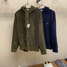 🌟🌟Loewe 饰刺绣连帽拉链开衫 面料选择: 精选高品质的羊毛为主体,以独特的毛巾布缝线工艺,是这件卫衣的一大亮点。这 🌟🌟Loewe 饰刺绣连帽拉链开衫 面料选择: 精选高品质的羊毛为主体,以独特的毛巾布缝线工艺,是这件卫衣的一大亮点。这