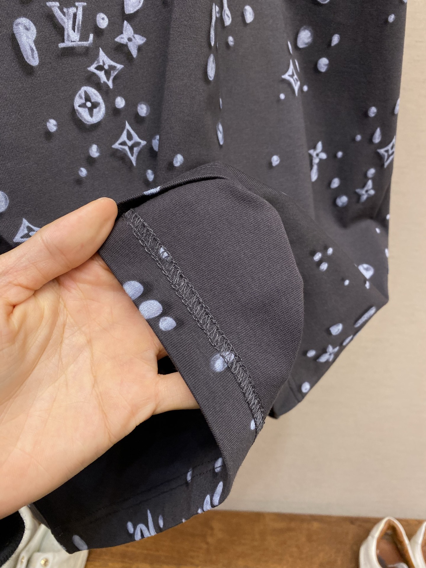 루이비통 남성 반팔 136482 Louis Vuitton T Shirt 썸네일 이미지