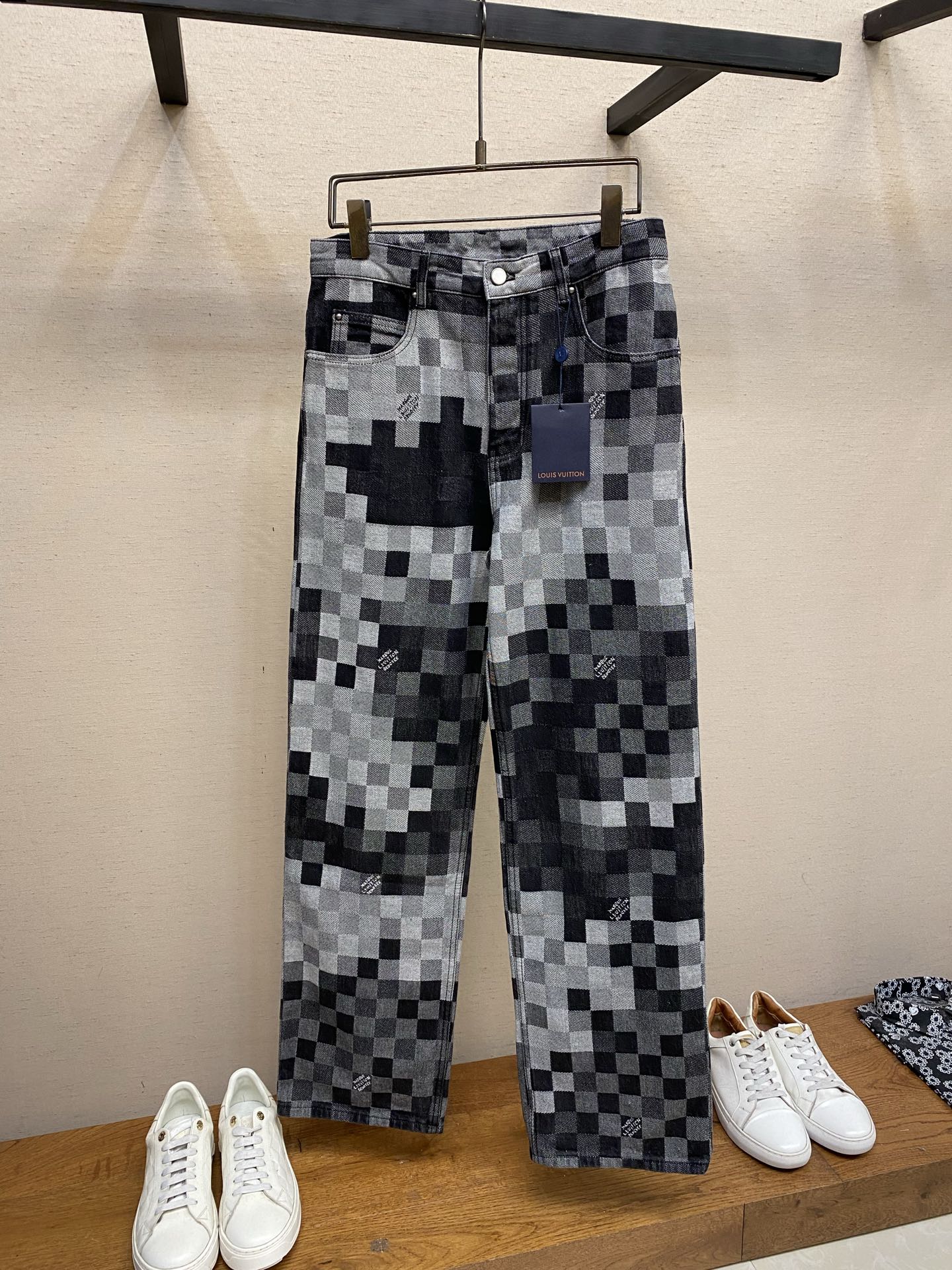 🌟🌟 1V25ss马赛克棋盘格牛仔裤 定做一个月周期竹节棉牛仔布 原样开发渐变马赛克格子面料 牛仔上字母