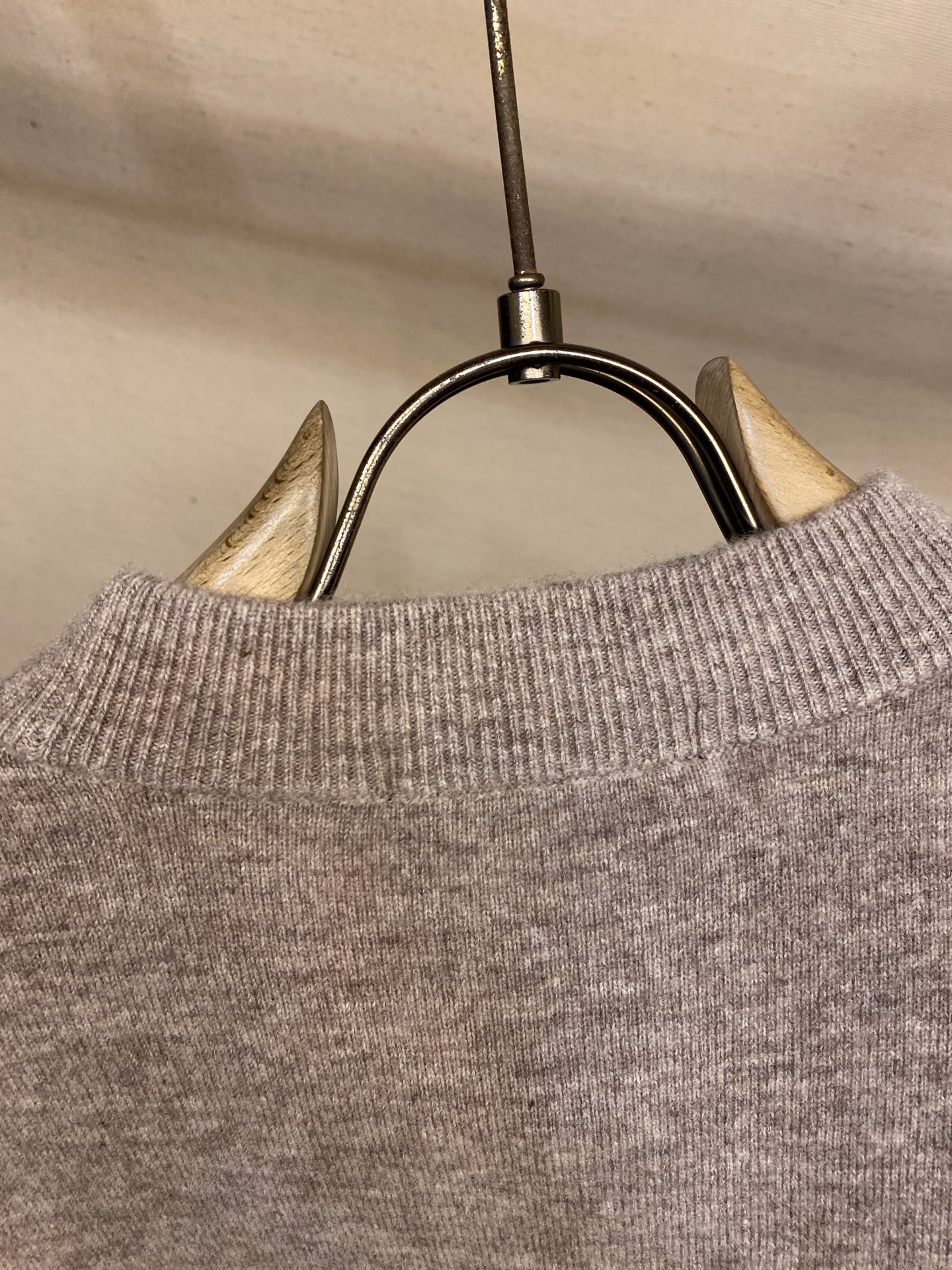 🌟🌟Gucci GG花驼色全羊毛套头毛衣甄选100%意大利进口羊毛面料，纤维细腻柔软，，保暖性与透气性兼