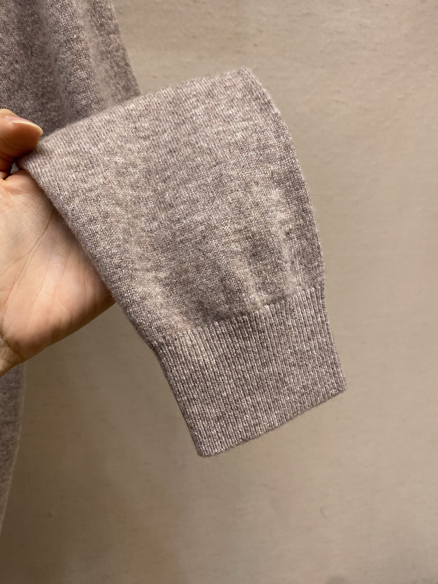 🌟🌟Gucci GG花驼色全羊毛套头毛衣甄选100%意大利进口羊毛面料，纤维细腻柔软，，保暖性与透气性兼