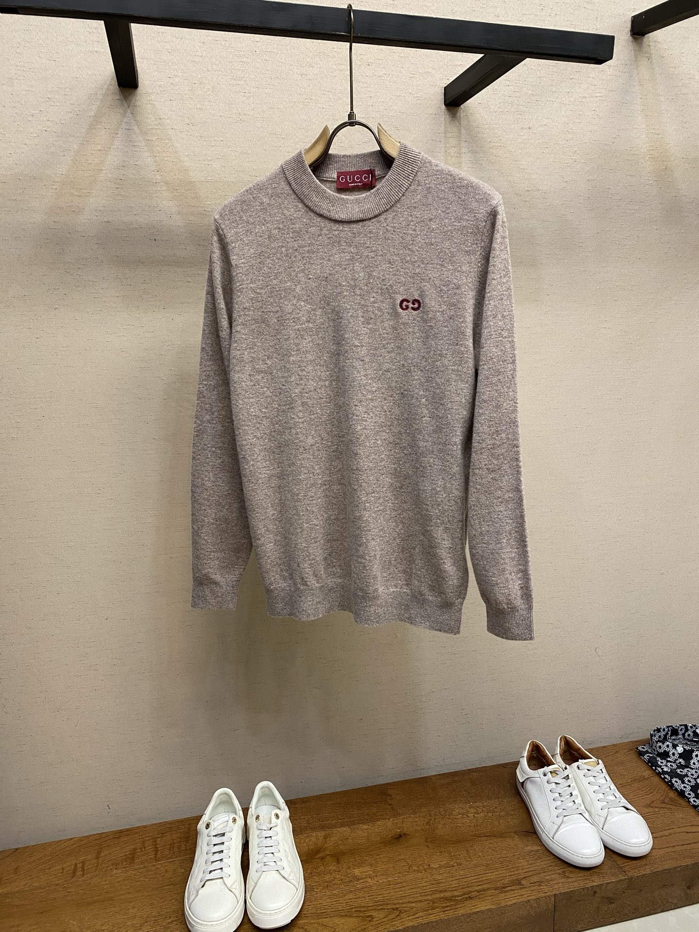 🌟🌟Gucci GG花驼色全羊毛套头毛衣甄选100%意大利进口羊毛面料，纤维细腻柔软，，保暖性与透气性兼