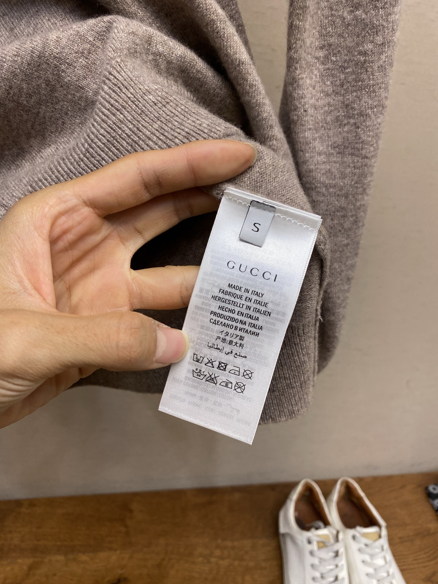 🌟🌟Gucci GG花驼色全羊毛套头毛衣甄选100%意大利进口羊毛面料，纤维细腻柔软，，保暖性与透气性兼