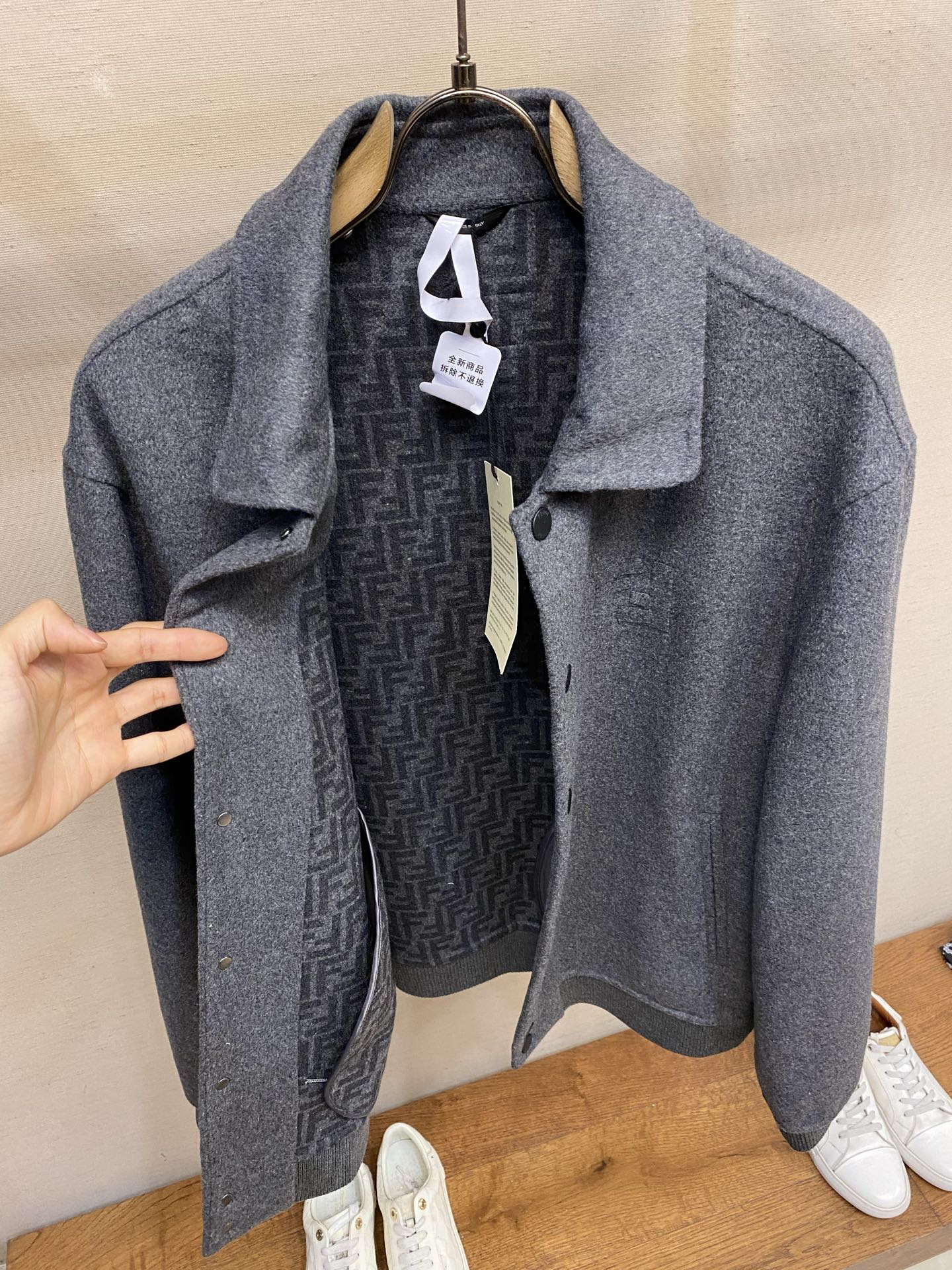 🌟🌟Fendi 翻领单排扣羊毛夹克外套 正品34000购入开发 定制560克70%羊毛混纺双F双面呢 定