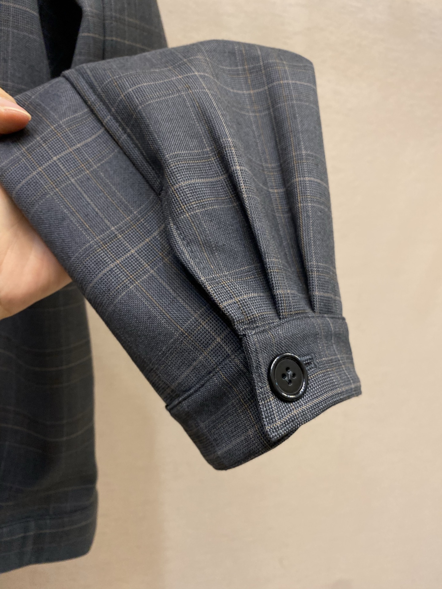 🌟🌟Miu Miu 翻领格纹字母刺绣长袖夹克外套正品38100购入开发 350克羊毛混纺平纹格子面料20