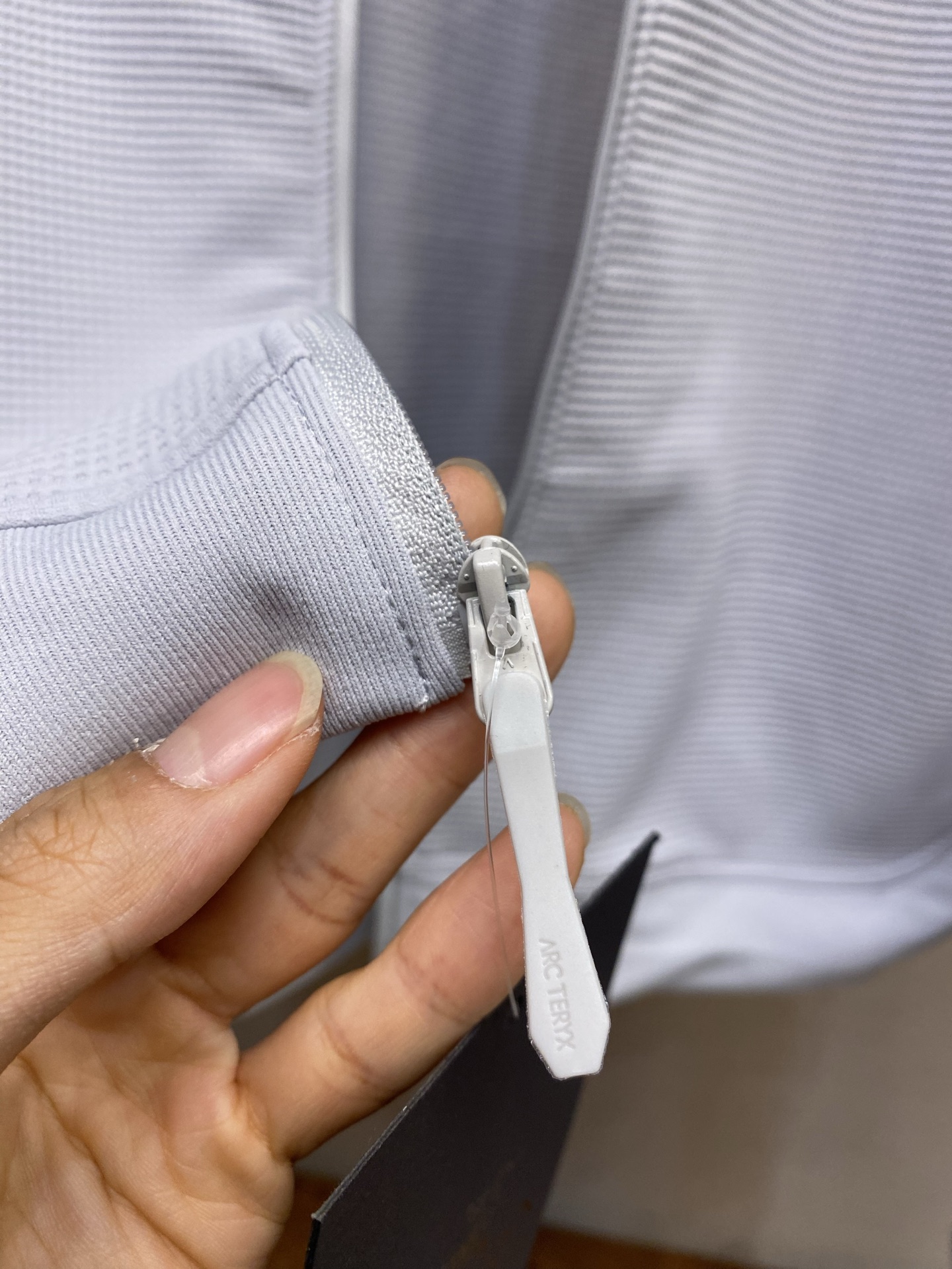 🌟🌟Arctery 鸟Olera 华夫格26FW刺绣logo保暖舒适简约连帽夹克外套。顶级刺绣。面料 辅