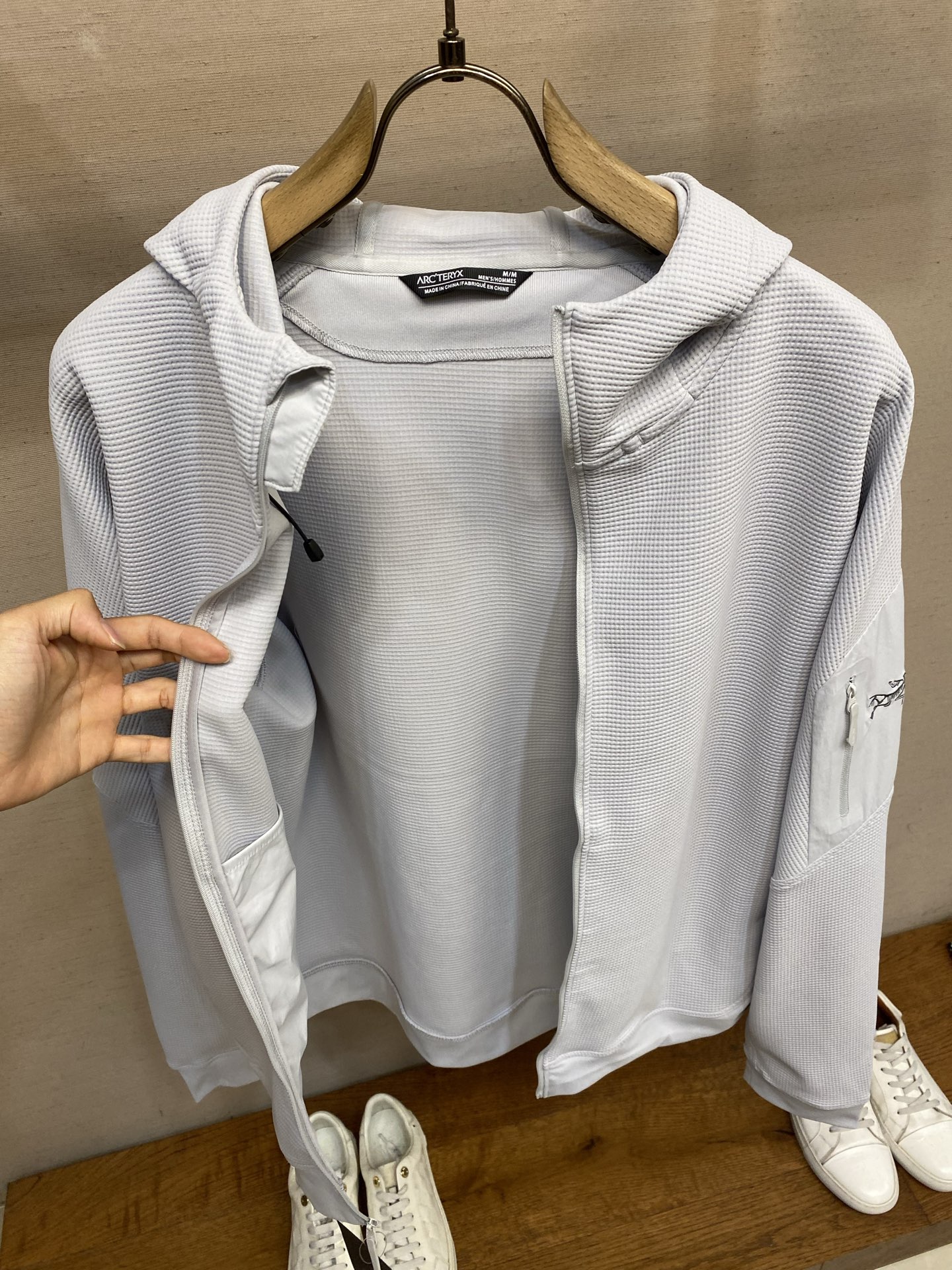 🌟🌟Arctery 鸟Olera 华夫格26FW刺绣logo保暖舒适简约连帽夹克外套。顶级刺绣。面料 辅