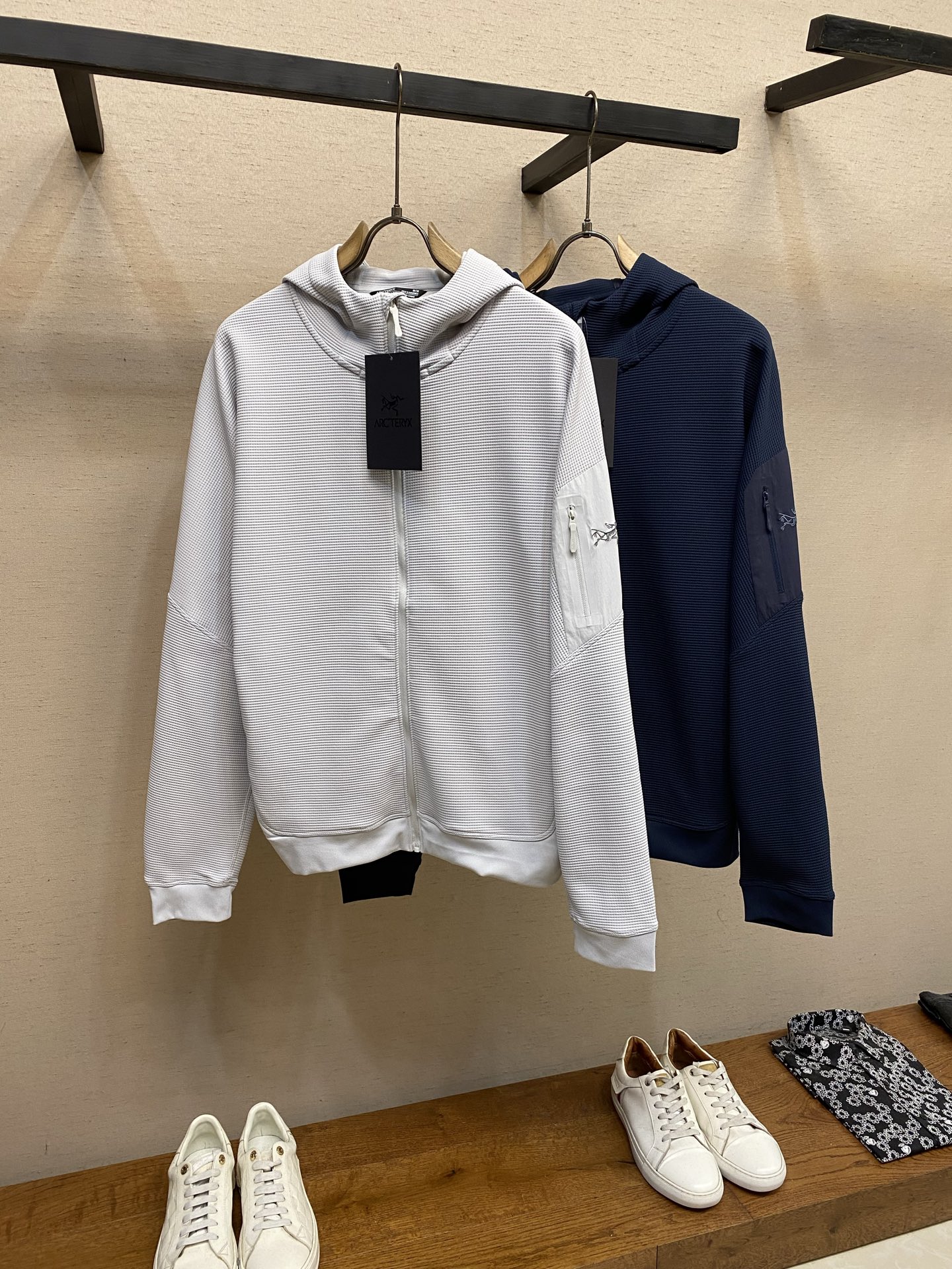 🌟🌟Arctery 鸟Olera 华夫格26FW刺绣logo保暖舒适简约连帽夹克外套。顶级刺绣。面料 辅