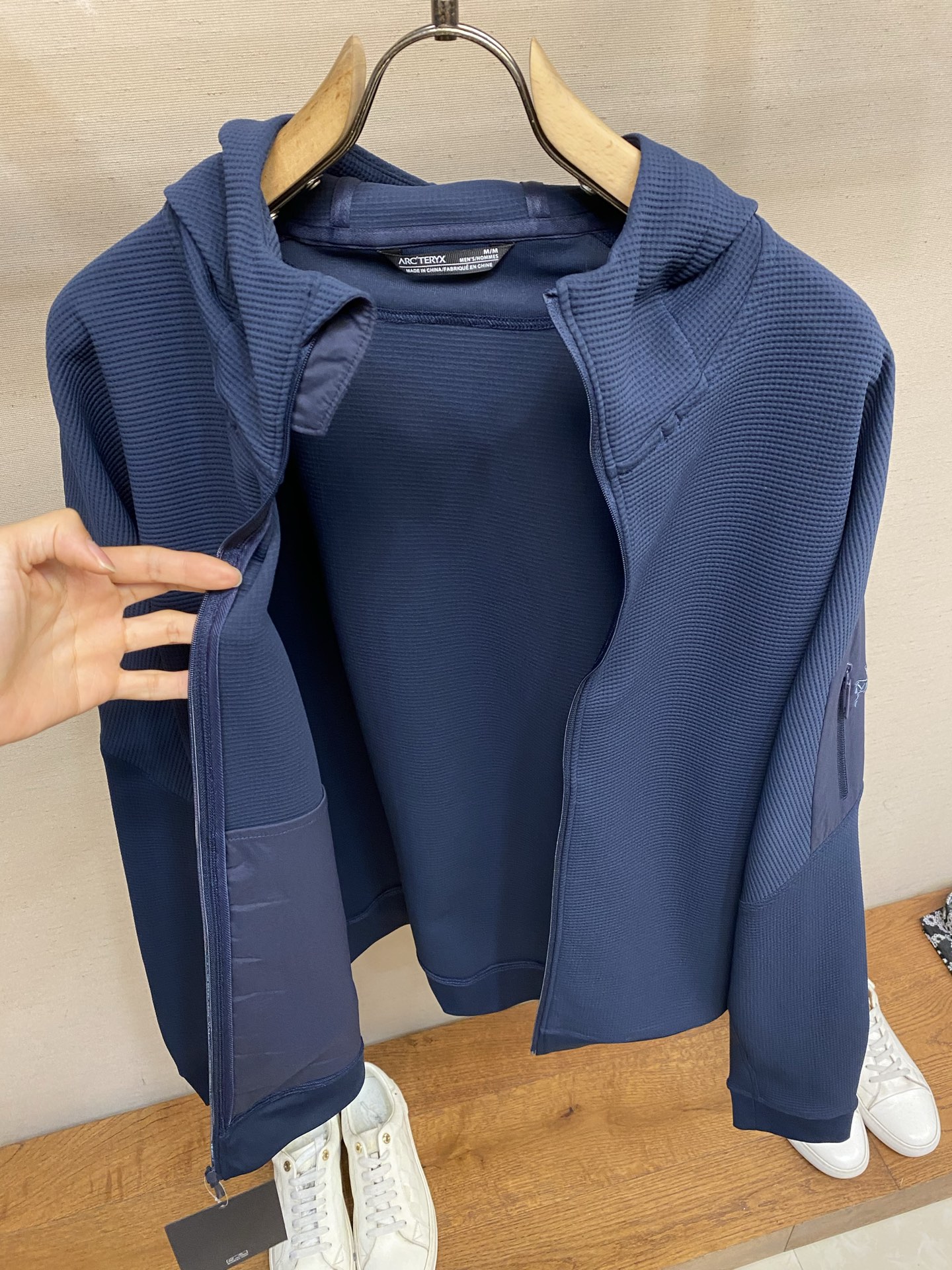 🌟🌟Arctery 鸟Olera 华夫格26FW刺绣logo保暖舒适简约连帽夹克外套。顶级刺绣。面料 辅