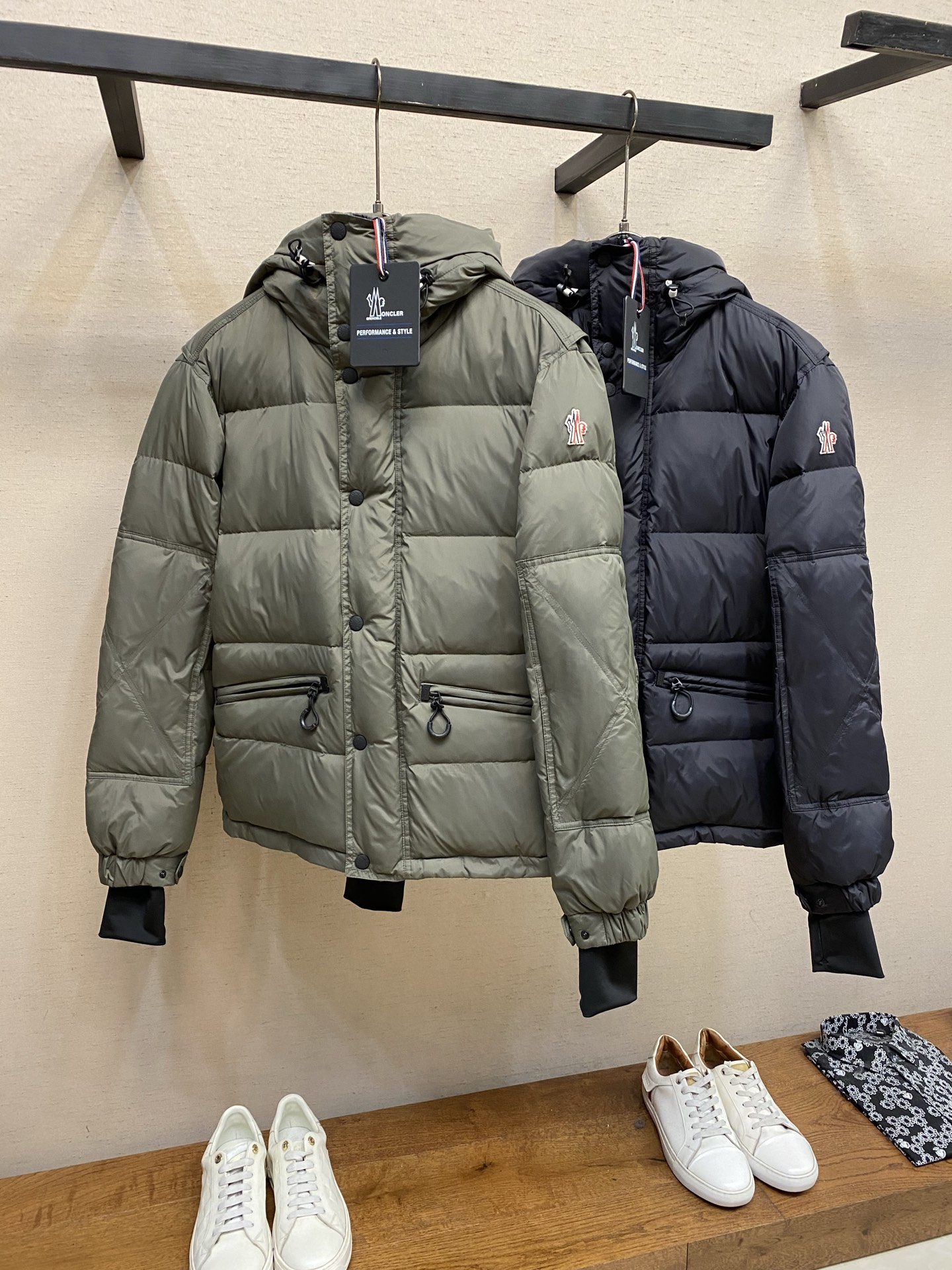🌟🌟Moncler 秋冬新款羽绒服外套 高端定制 内填充顶级国标纯正90白鸭绒 品质经得起任何形式检验，
