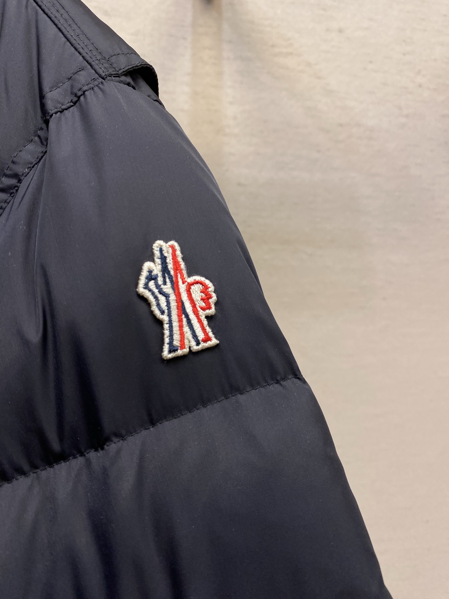 🌟🌟Moncler 秋冬新款羽绒服外套 高端定制 内填充顶级国标纯正90白鸭绒 品质经得起任何形式检验，
