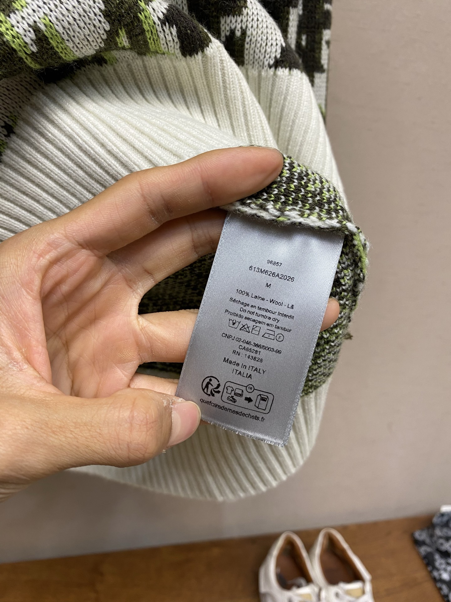 🌟🌟 Dior ObliqueCD提花针织毛衣，采用绵羊毛材质，柔软又保暖，秋冬穿超合适!绿色+白色+黑