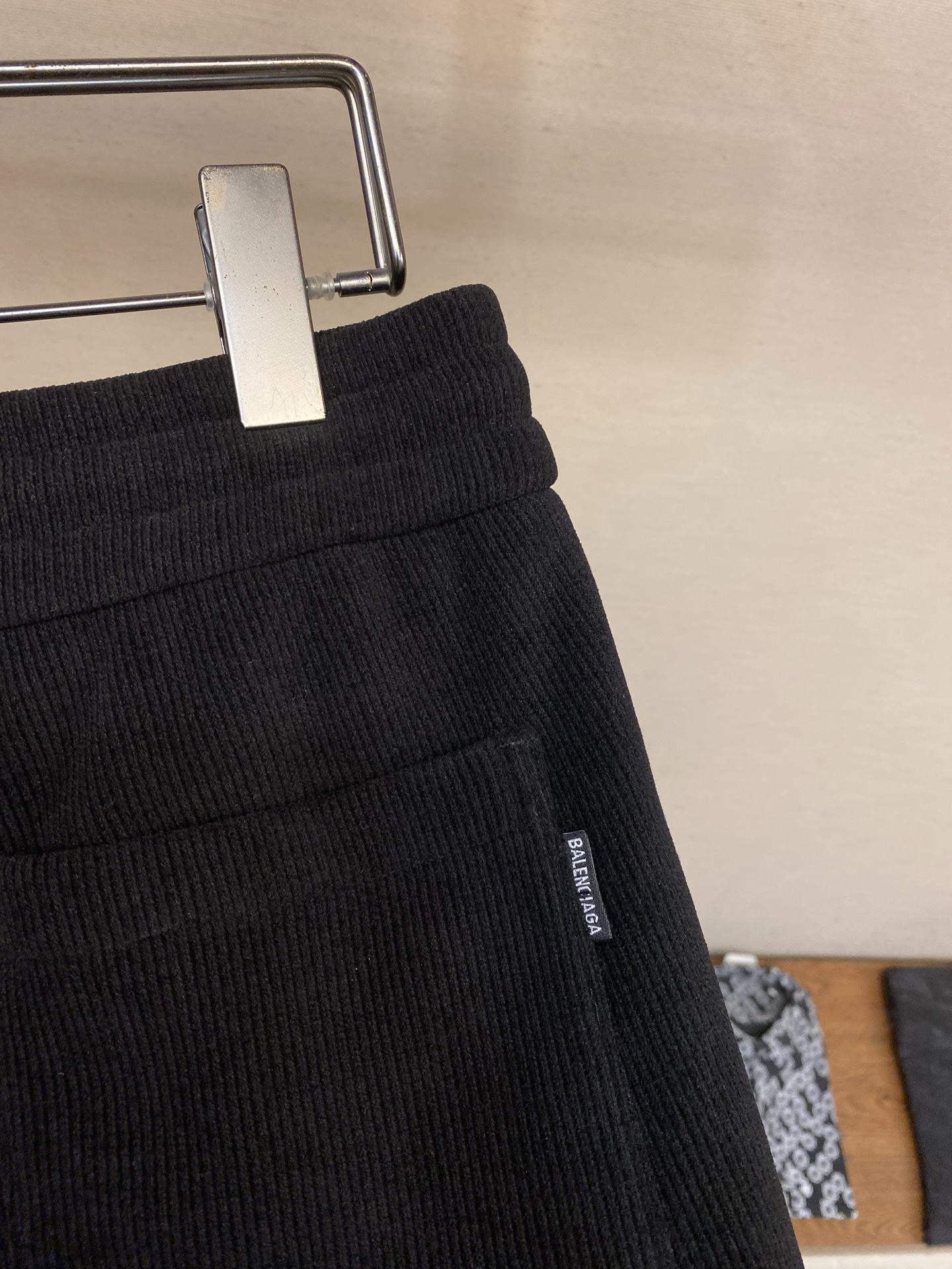 🌟🌟Balenciaga 男士休闲裤👍 最新款上身版型无敌正！绝对可以闭眼收的一款此款裤子非常百搭，弹力