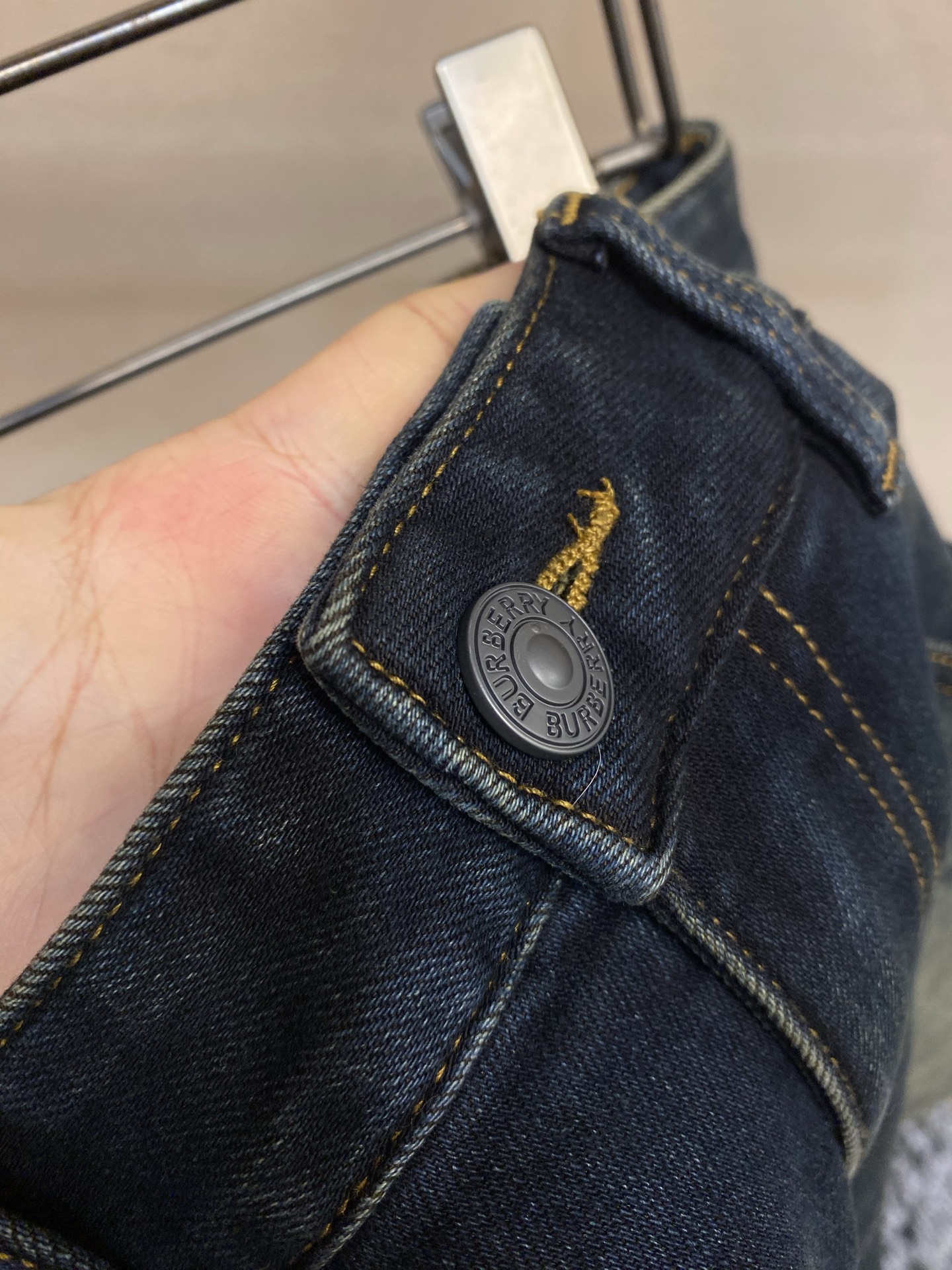 🌟🌟BBR 2025ss好穿不挑身材在搭配上没有太多的限制 随意简洁的衬托其他单品，来展现自己的风格姿态