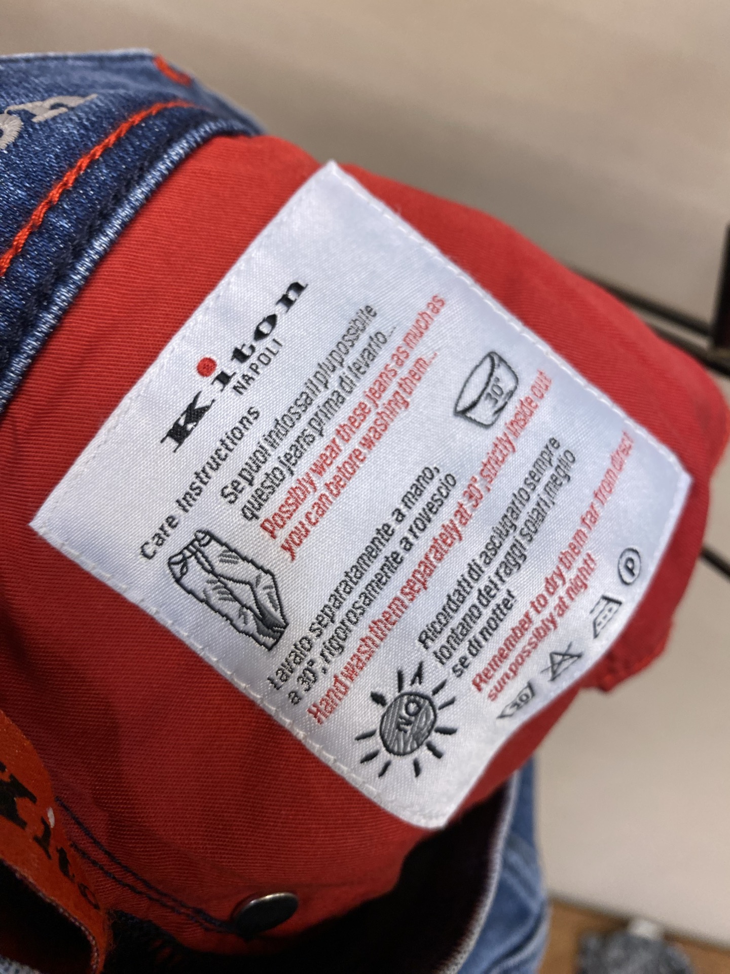 🌟🌟Kiton 2025ss好穿不挑身材在搭配上没有太多的限制 随意简洁的衬托其他单品，来展现自己的风格