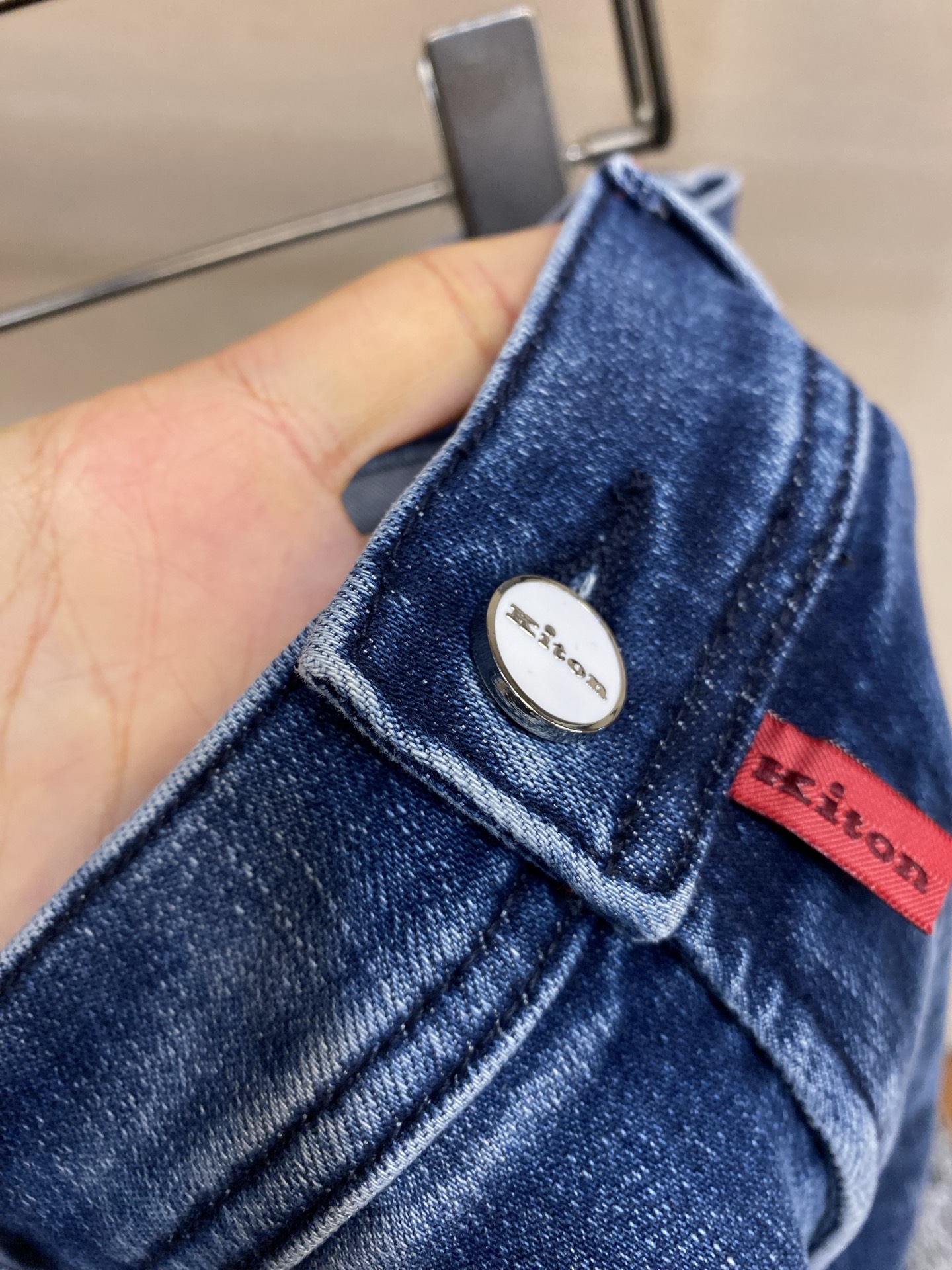 🌟🌟Kiton 2025ss好穿不挑身材在搭配上没有太多的限制 随意简洁的衬托其他单品，来展现自己的风格