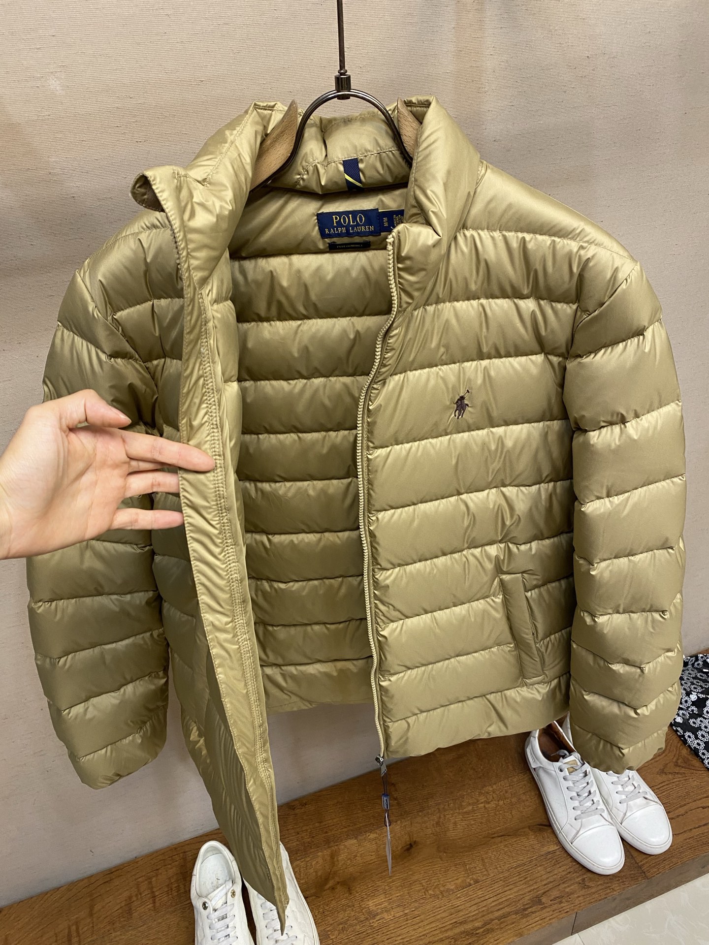 🌟🌟 RalP🆕h Lauren拉夫劳伦轻便羽绒服尼龙面料具有良好的防风防水性能，能有效阻挡外界风雨侵入