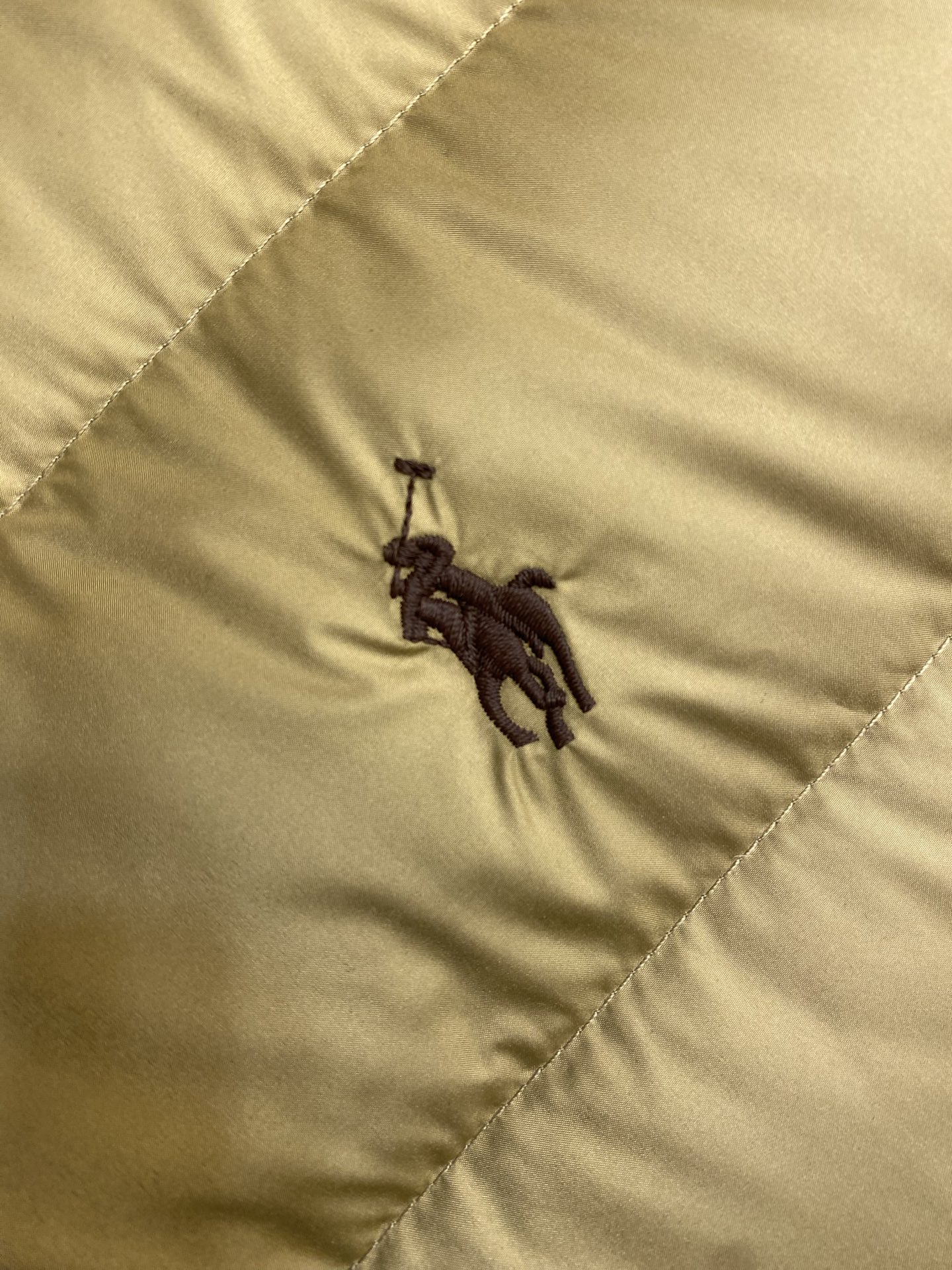 🌟🌟 RalP🆕h Lauren拉夫劳伦轻便羽绒服尼龙面料具有良好的防风防水性能，能有效阻挡外界风雨侵入