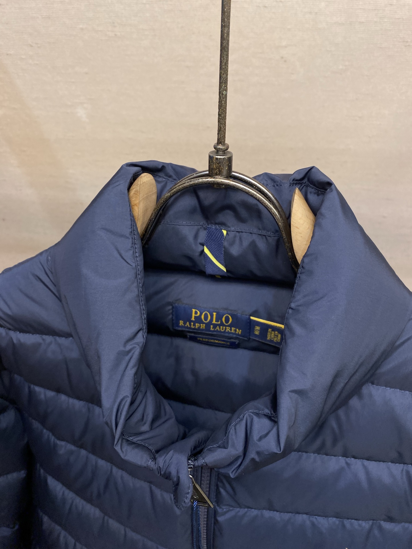 🌟🌟 RalP🆕h Lauren拉夫劳伦轻便羽绒服尼龙面料具有良好的防风防水性能，能有效阻挡外界风雨侵入