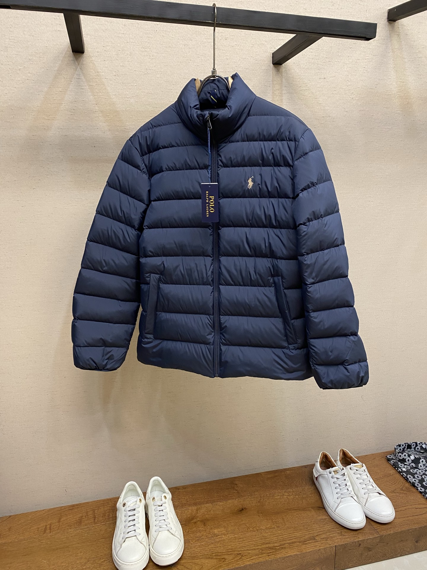 🌟🌟 RalP🆕h Lauren拉夫劳伦轻便羽绒服尼龙面料具有良好的防风防水性能，能有效阻挡外界风雨侵入