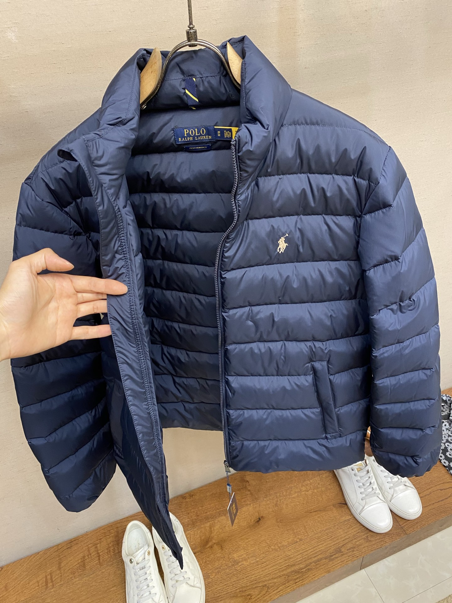 🌟🌟 RalP🆕h Lauren拉夫劳伦轻便羽绒服尼龙面料具有良好的防风防水性能，能有效阻挡外界风雨侵入