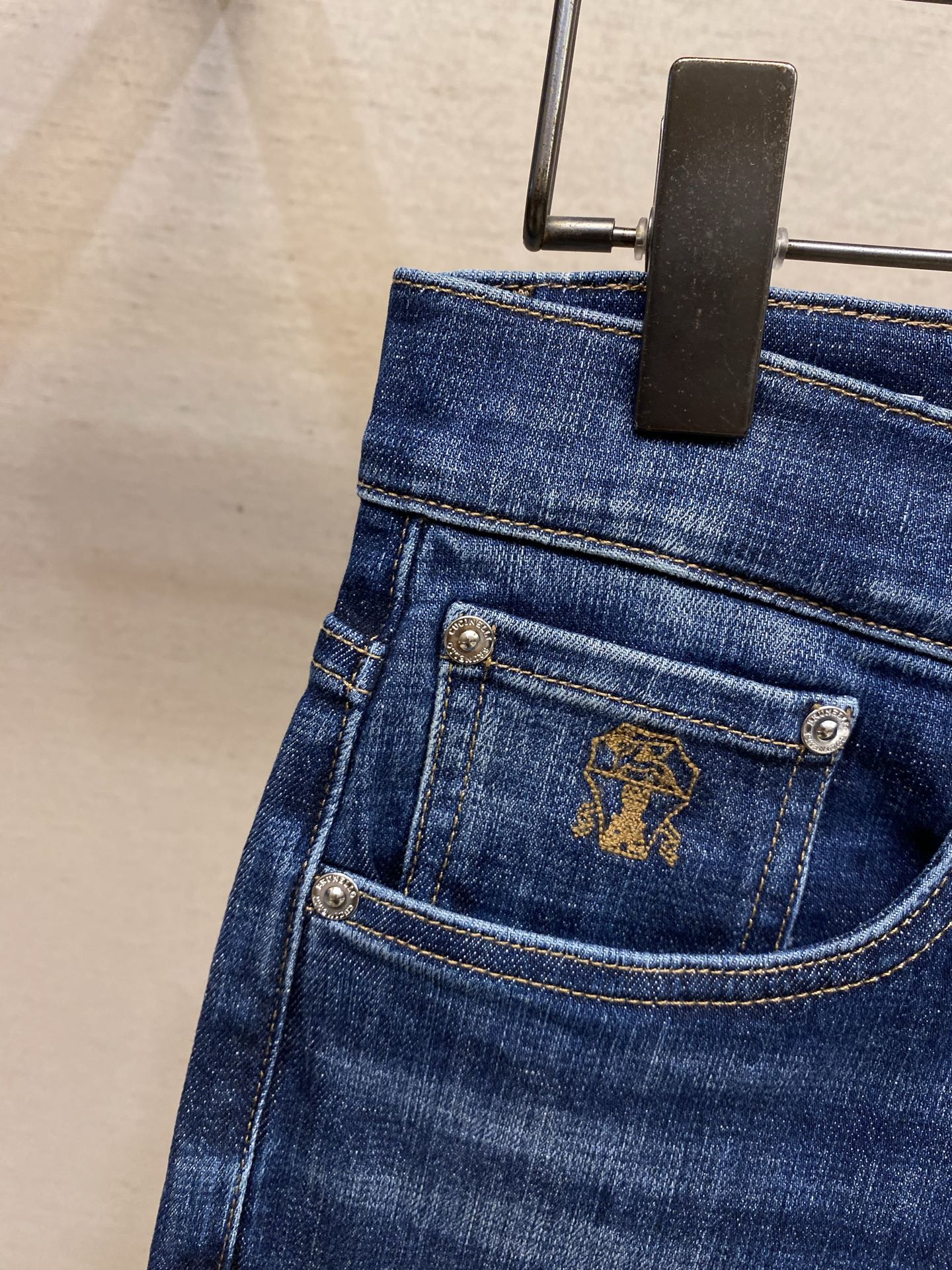 🌟🌟BC 2025ss好穿不挑身材在搭配上没有太多的限制 随意简洁的衬托其他单品，来展现自己的风格姿态～