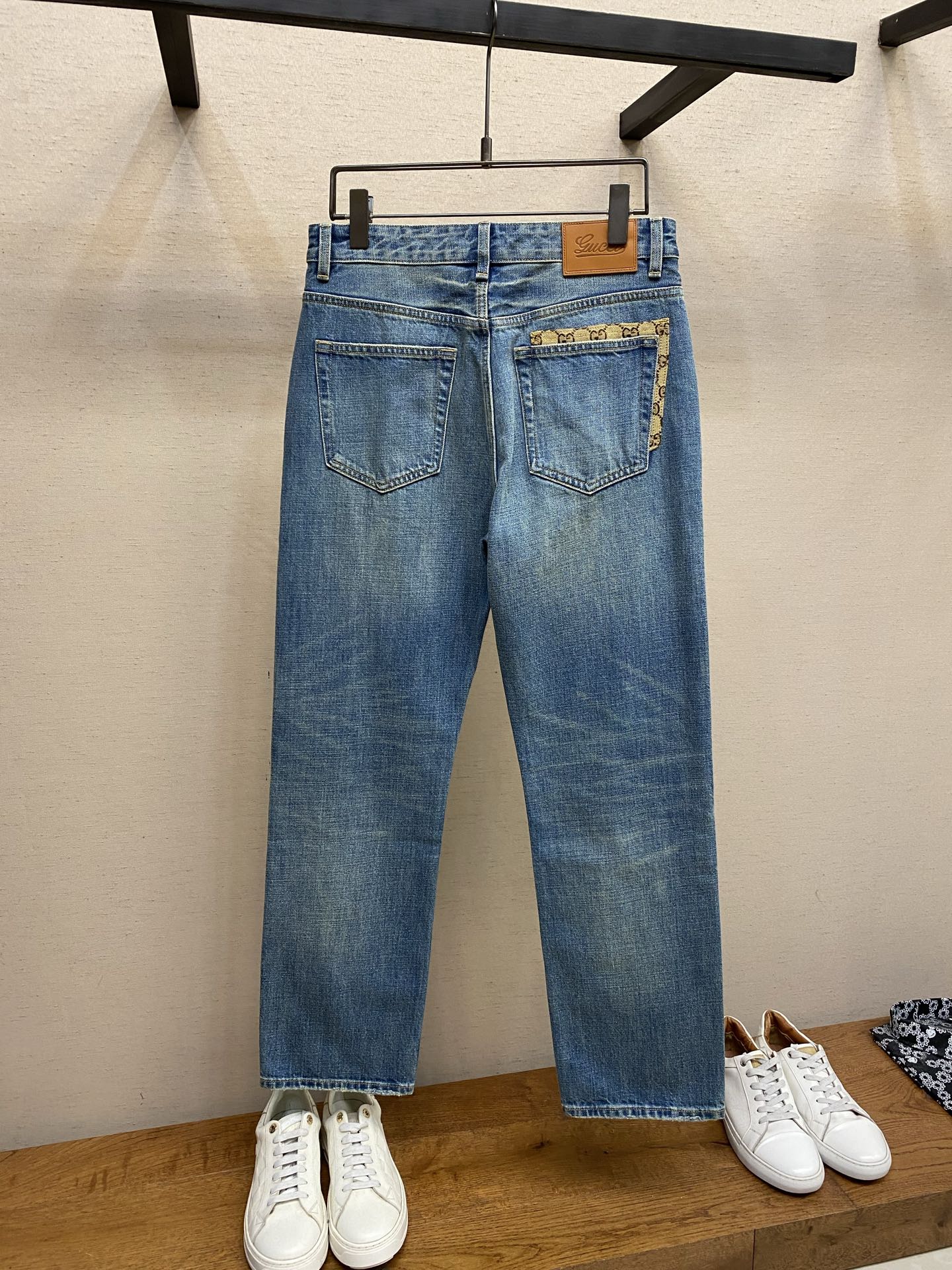 🌟🌟Gucci 2025ss好穿不挑身材在搭配上没有太多的限制 随意简洁的衬托其他单品，来展现自己的风格