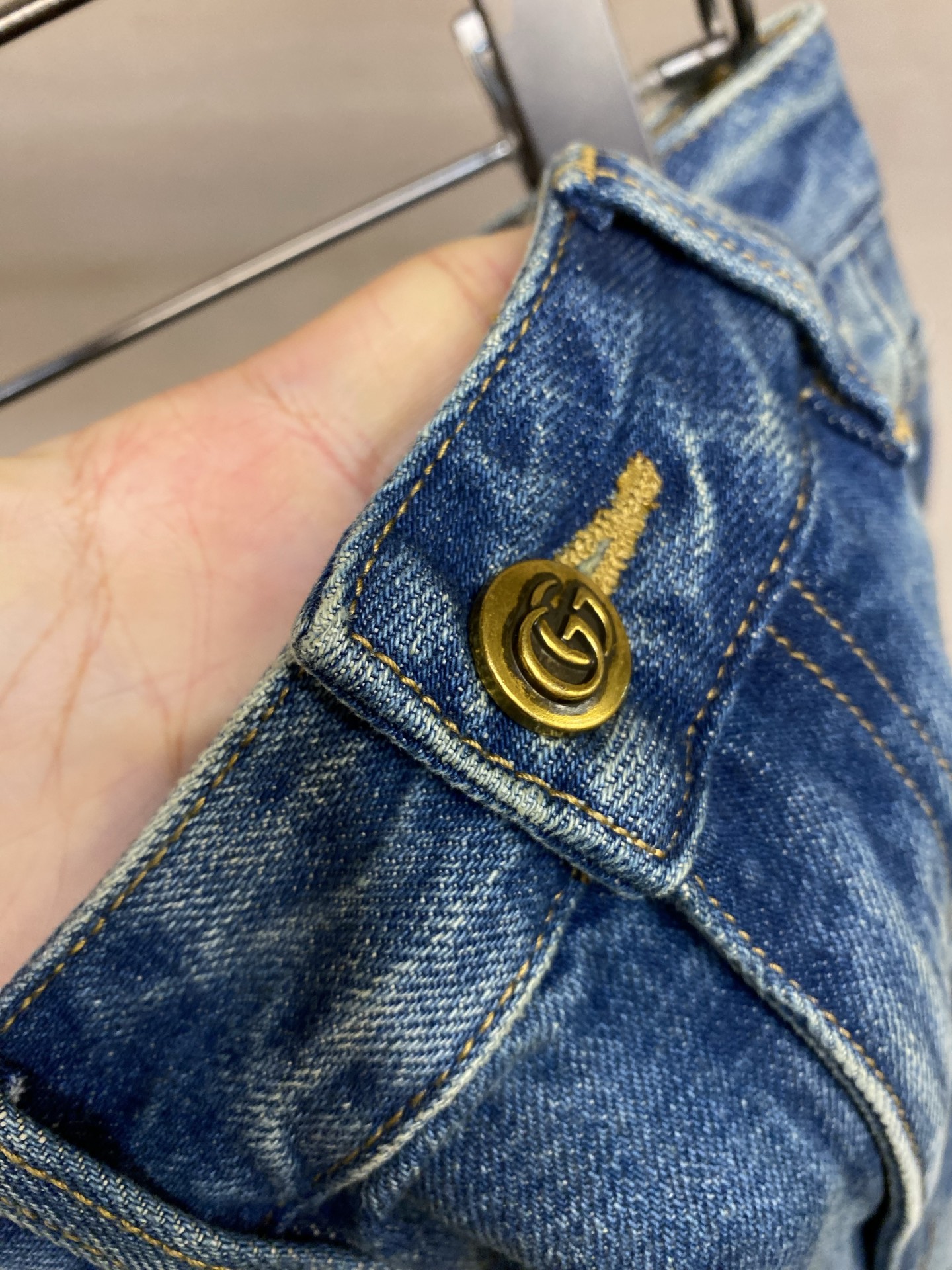 🌟🌟Gucci 2025ss好穿不挑身材在搭配上没有太多的限制 随意简洁的衬托其他单品，来展现自己的风格