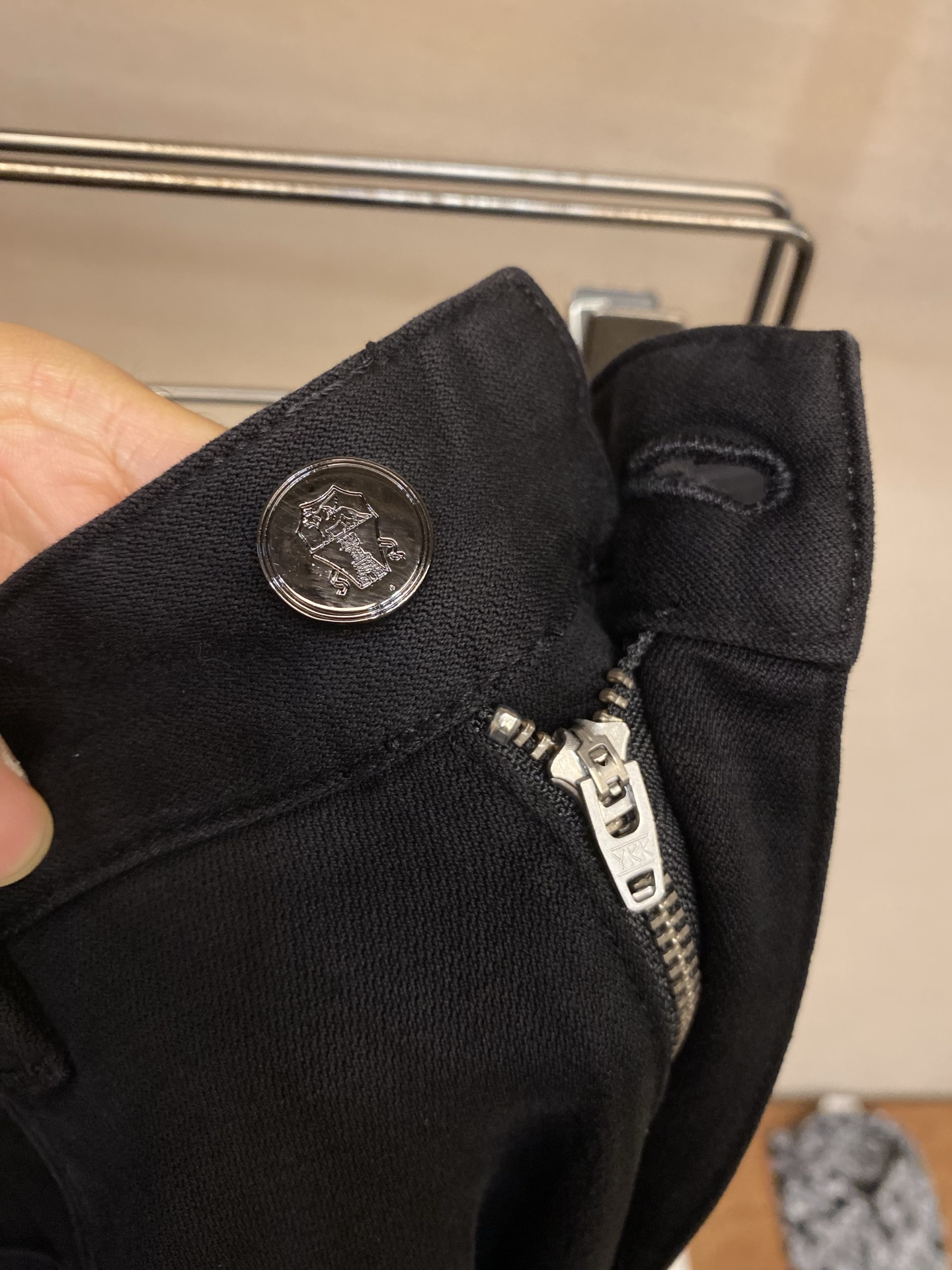 🌟🌟BC 2025ss好穿不挑身材在搭配上没有太多的限制 随意简洁的衬托其他单品，来展现自己的风格姿态～