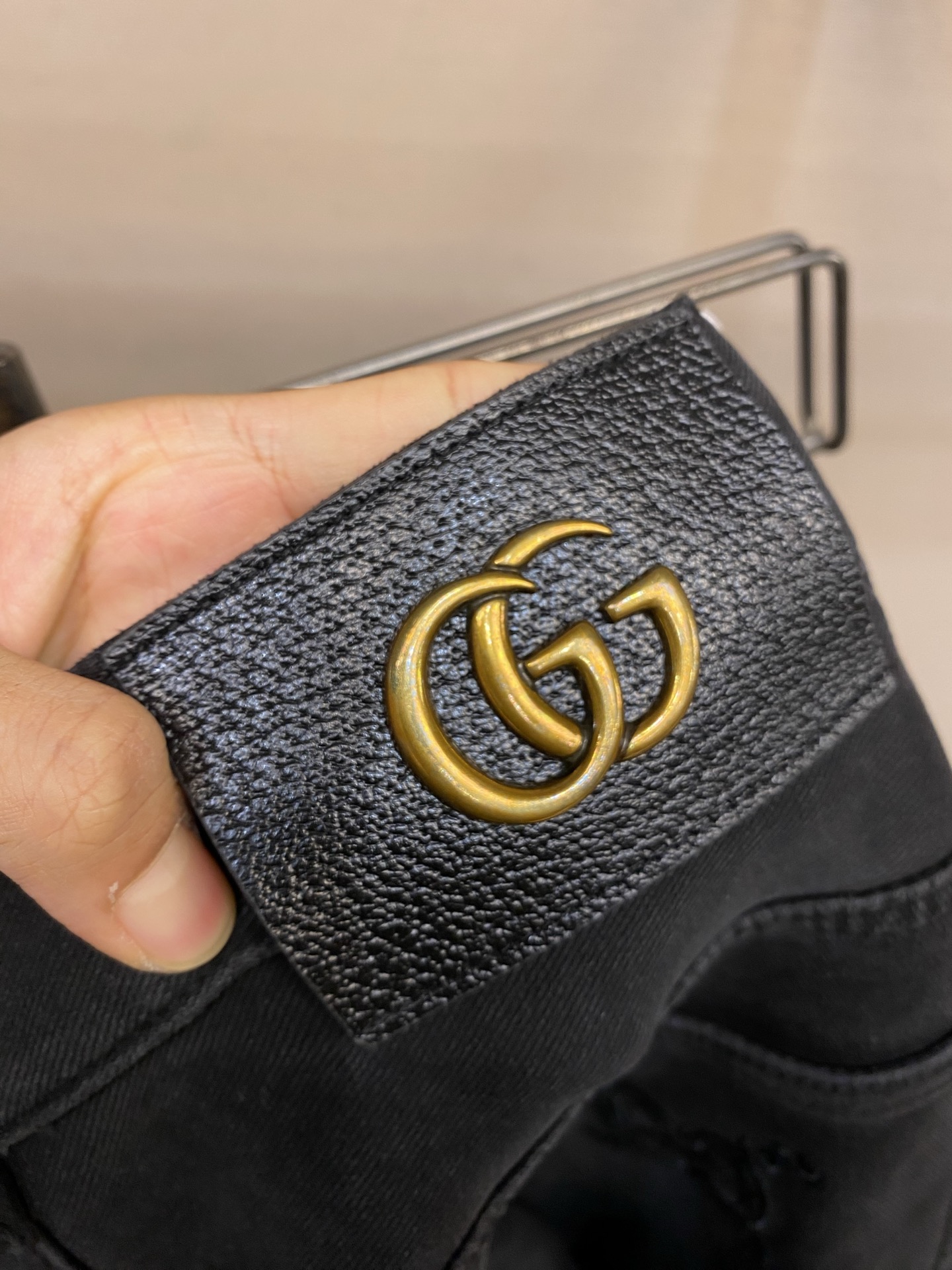 🌟🌟Gucci 2025ss好穿不挑身材在搭配上没有太多的限制 随意简洁的衬托其他单品，来展现自己的风格