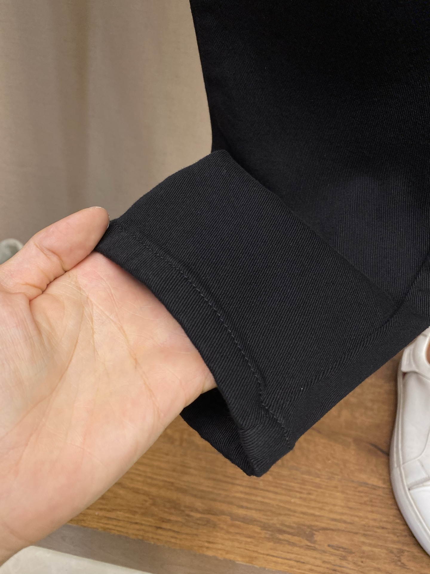 🌟🌟BV 2025ss好穿不挑身材在搭配上没有太多的限制 随意简洁的衬托其他单品，来展现自己的风格姿态～