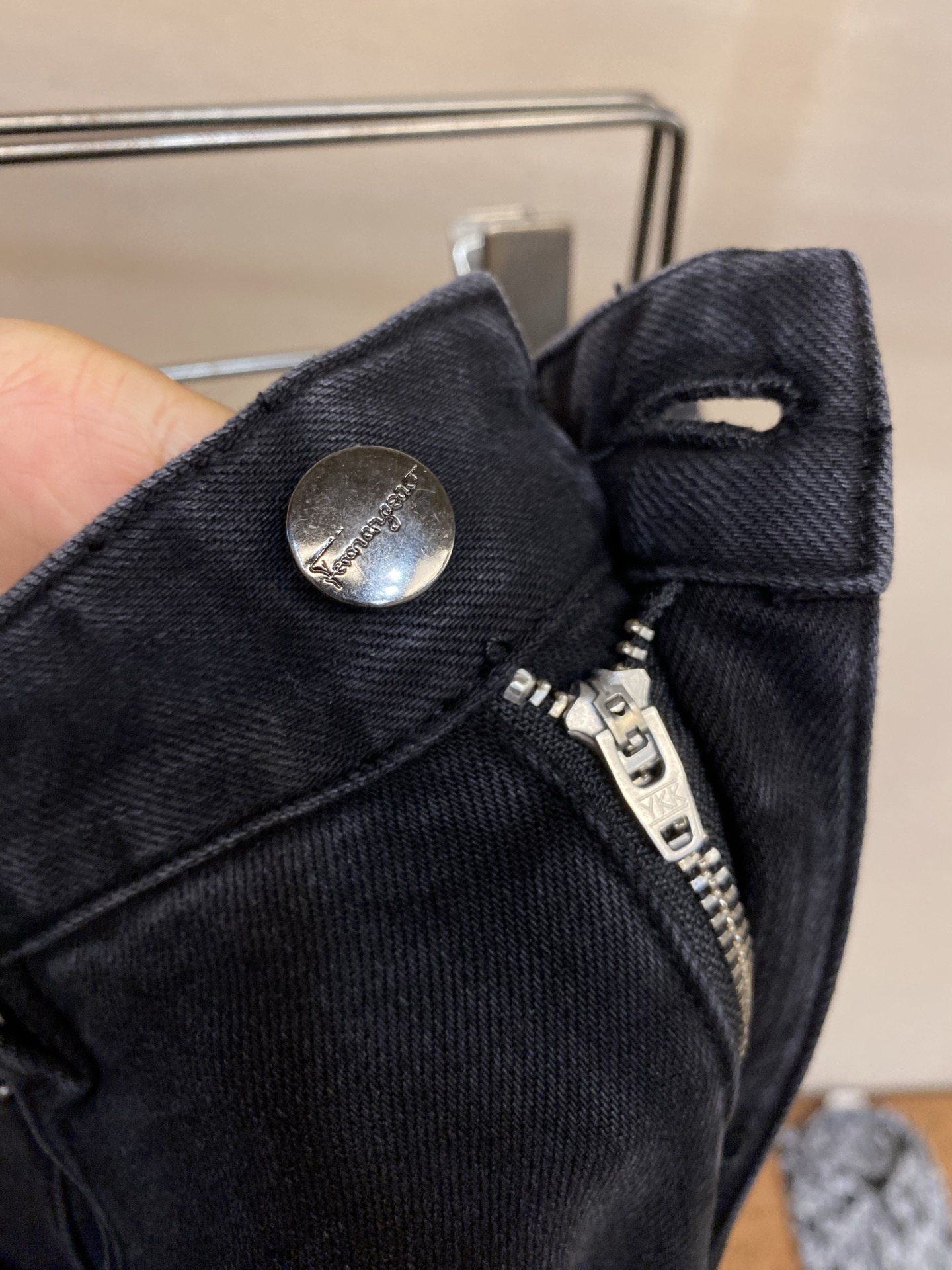 🌟🌟 Ferragam 2025ss好穿不挑身材在搭配上没有太多的限制 随意简洁的衬托其他单品，来展现自