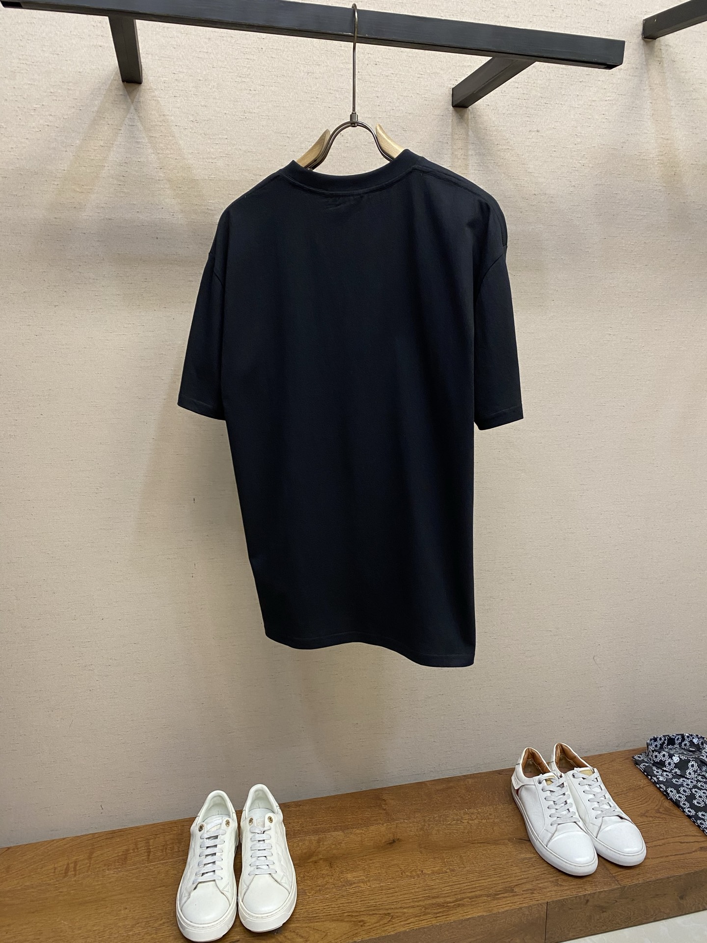 🌟🌟Gucci 2026新品短袖T恤 100％全棉300g面料，柔软亲肤，挺阔有垂坠感。四线密边做工精细