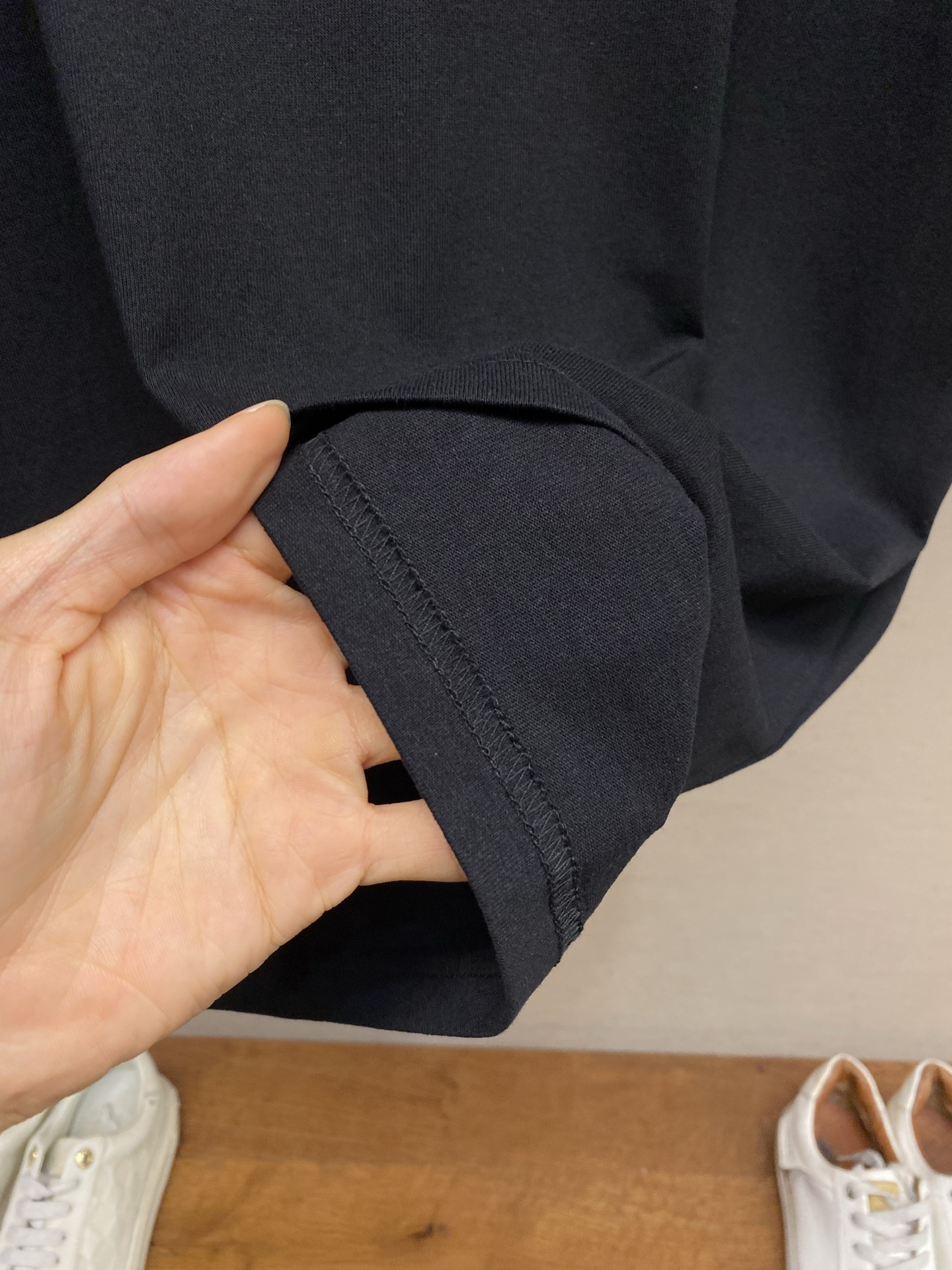 🌟🌟Gucci 2026新品短袖T恤 100％全棉300g面料，柔软亲肤，挺阔有垂坠感。四线密边做工精细