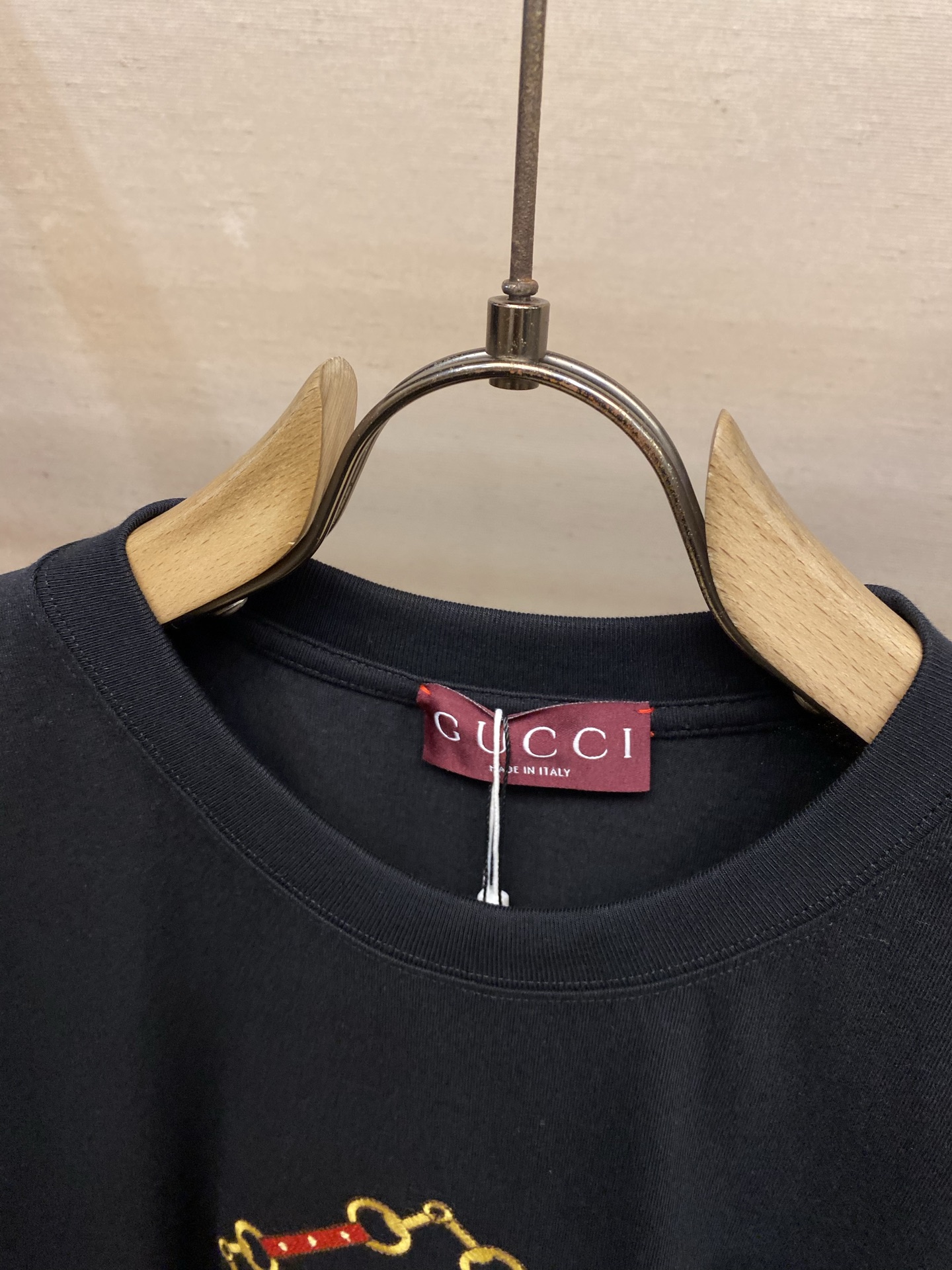 🌟🌟Gucci 2026新品短袖T恤 100％全棉300g面料，柔软亲肤，挺阔有垂坠感。四线密边做工精细