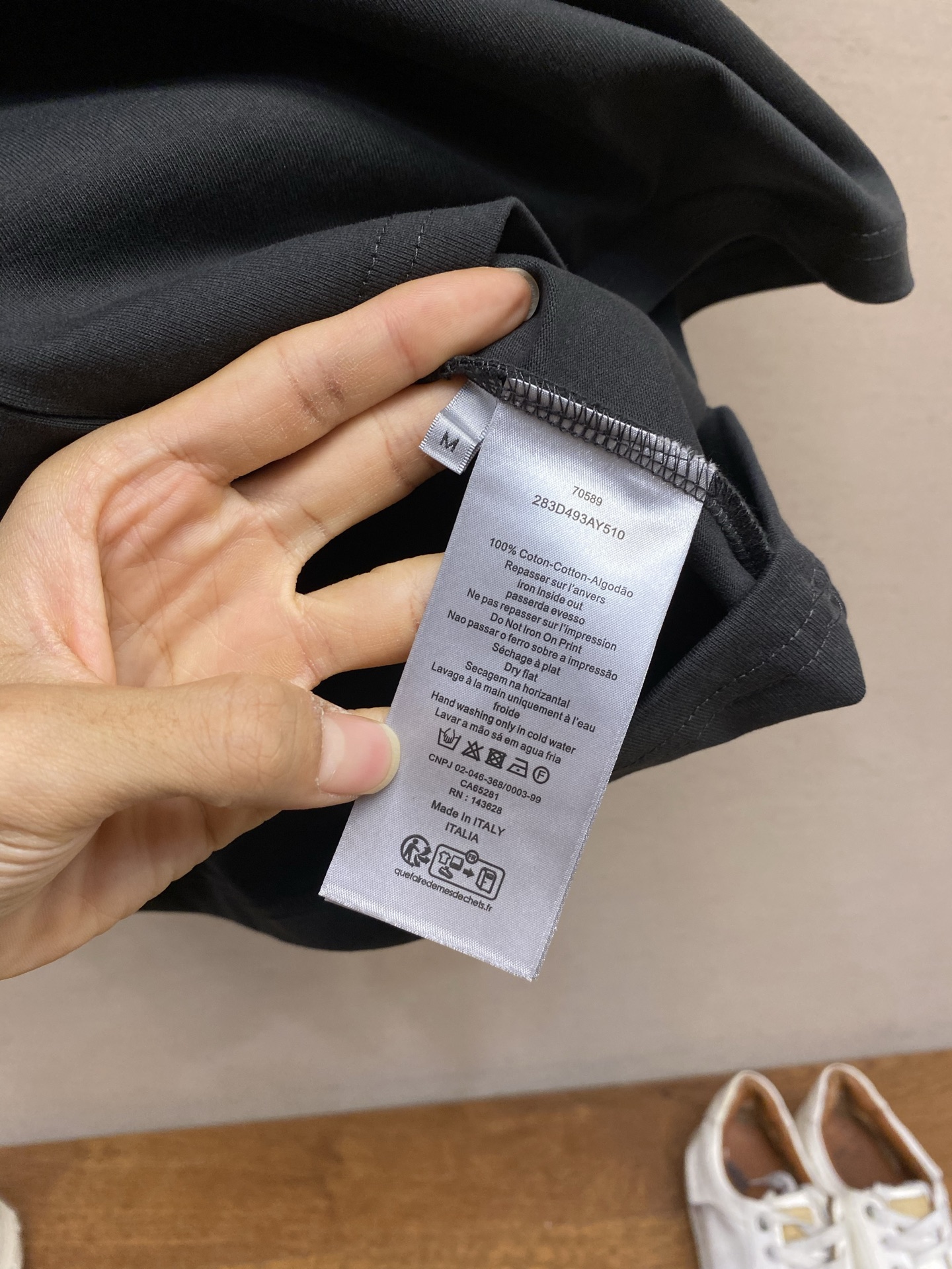 🌟🌟 2026新品短袖T恤 100％全棉300g面料，柔软亲肤，挺阔有垂坠感。四线密边做工精细，前幅案刺