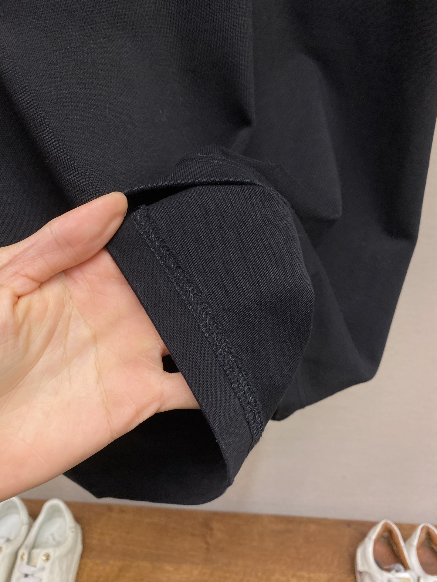 🌟🌟AMIRI 经典刺绣圆领短袖T恤 纯棉材质，穿着舒适透气，夏天必备!胸前字母刺绣 潮流感满满，辨识度