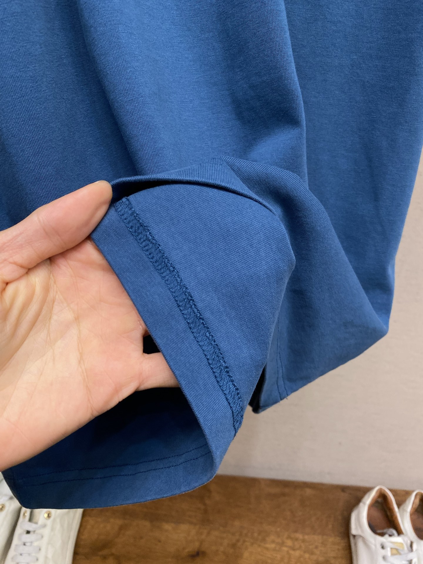 🌟🌟AMIRI 经典刺绣圆领短袖T恤 纯棉材质，穿着舒适透气，夏天必备!胸前字母刺绣 潮流感满满，辨识度