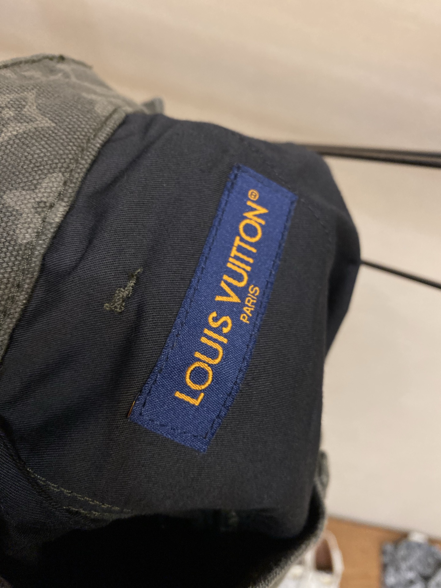 🌟🌟1V 老花阔腿牛仔裤，经典Monogram提花设计， 调低调奢华。高品质牛仔布，耐磨又舒适，宽松直筒