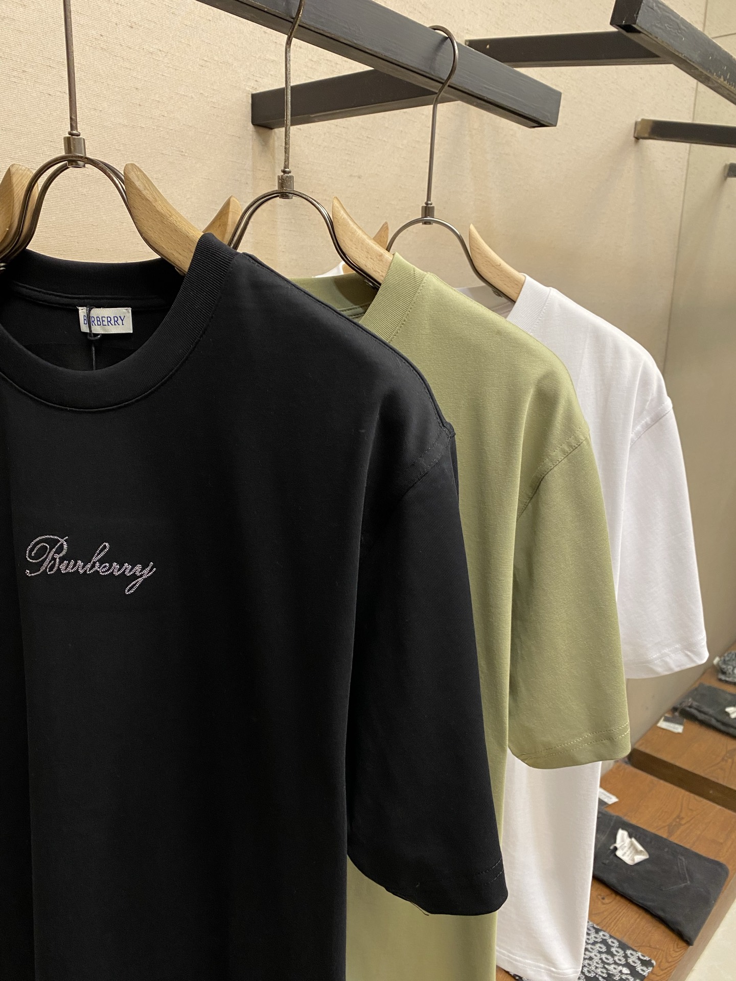 🌟🌟BBR Burberry男士短袖T恤， 柔软透气，夏天穿超舒服!背部草书Logo+格纹刺绣，细节满分