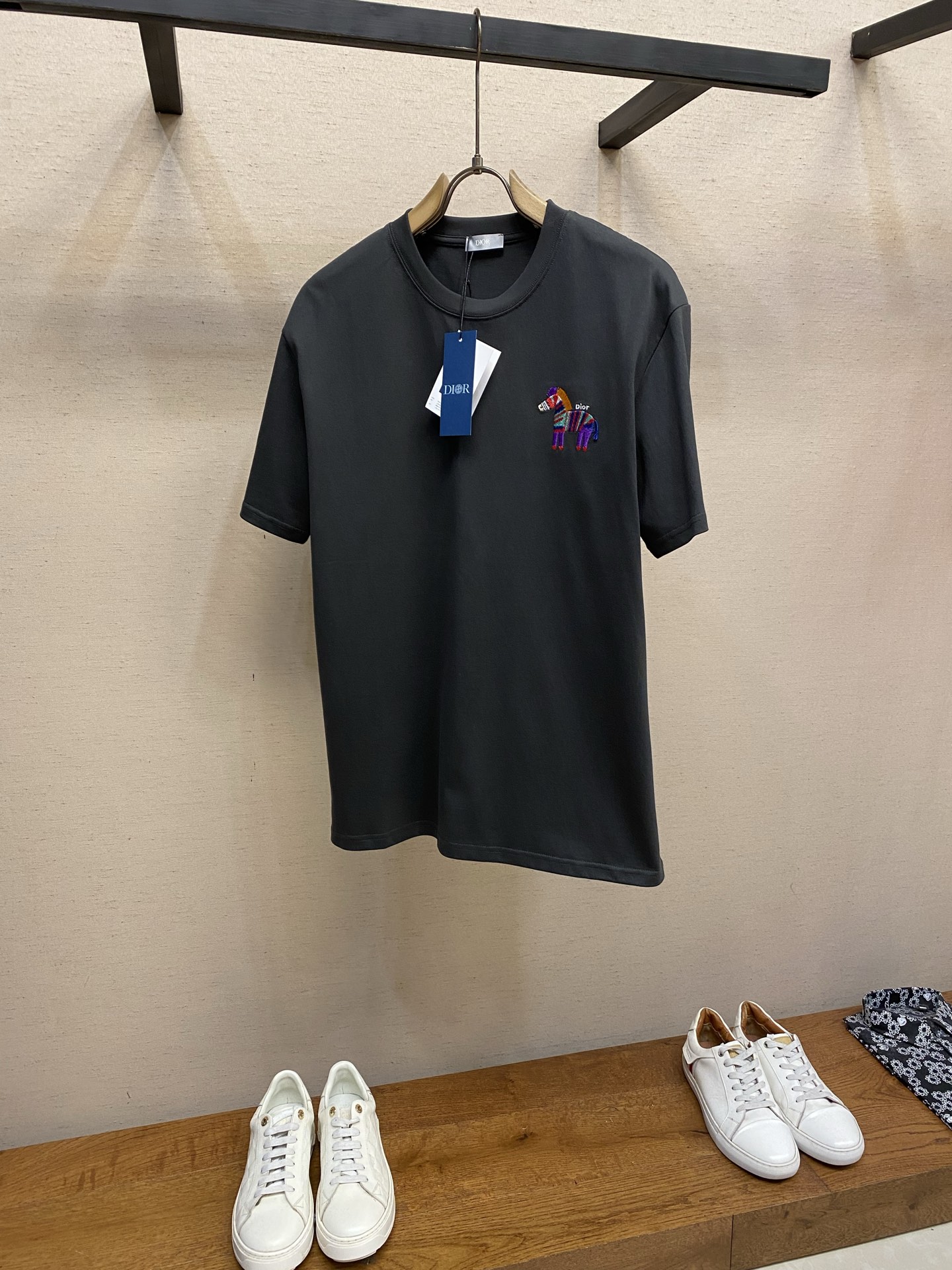 디올 로고 자수 코튼 반팔 티셔츠 남녀공용 1450 Dior T Shirt