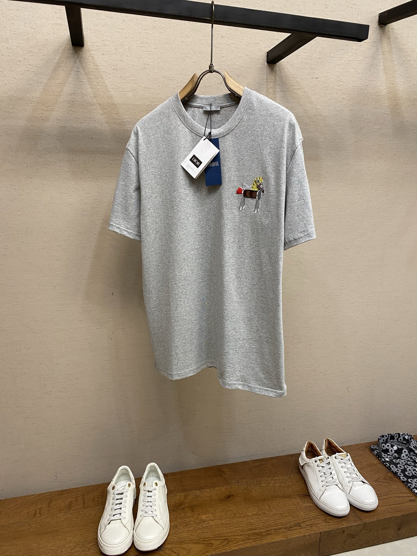 디올 로고 프린트 코튼 반팔 티셔츠 남녀공용 1483 Dior T Shirt