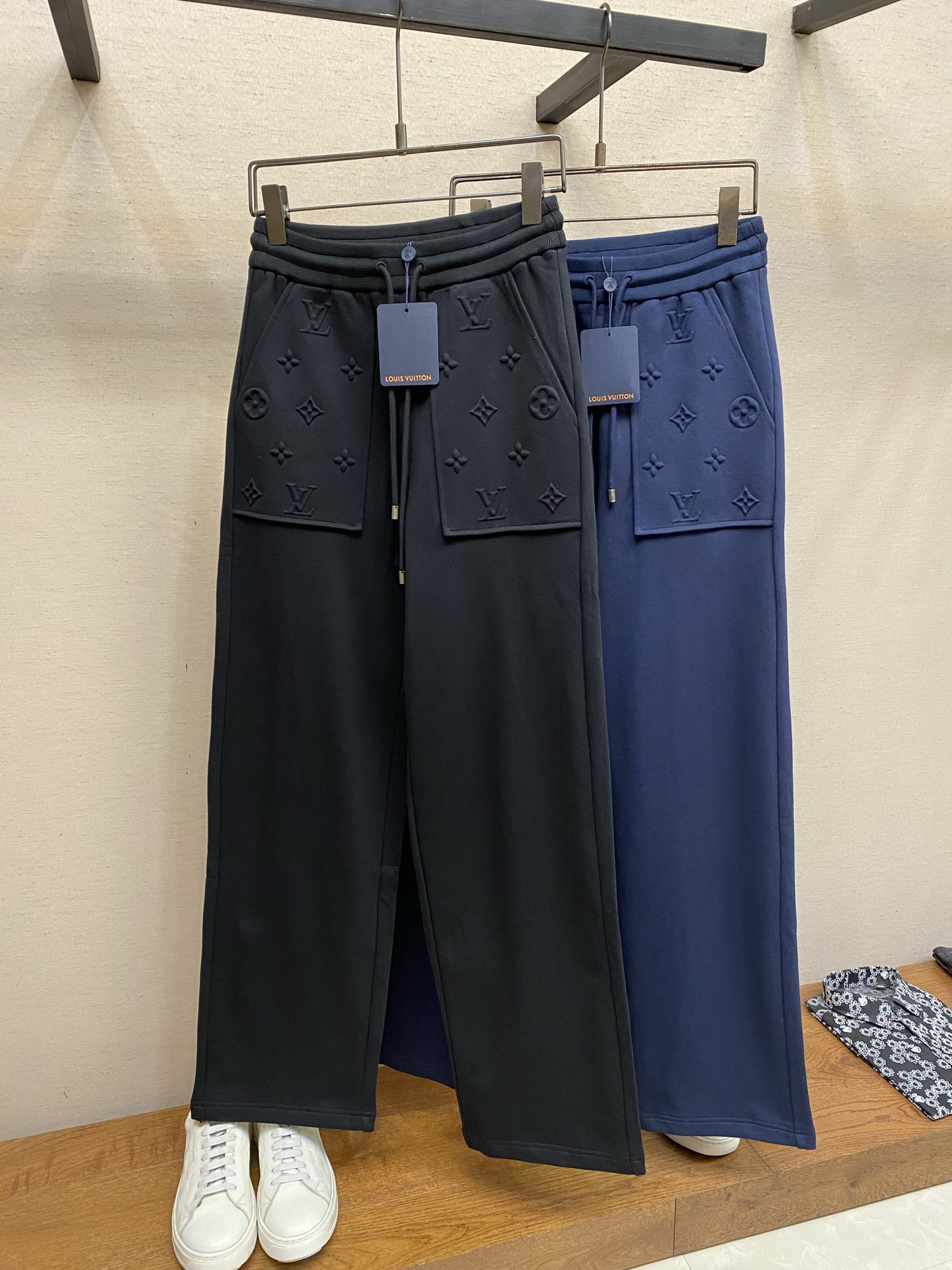 루이비통 2026FW 남성 바지 132294 Louis Vuitton Pants 썸네일 이미지