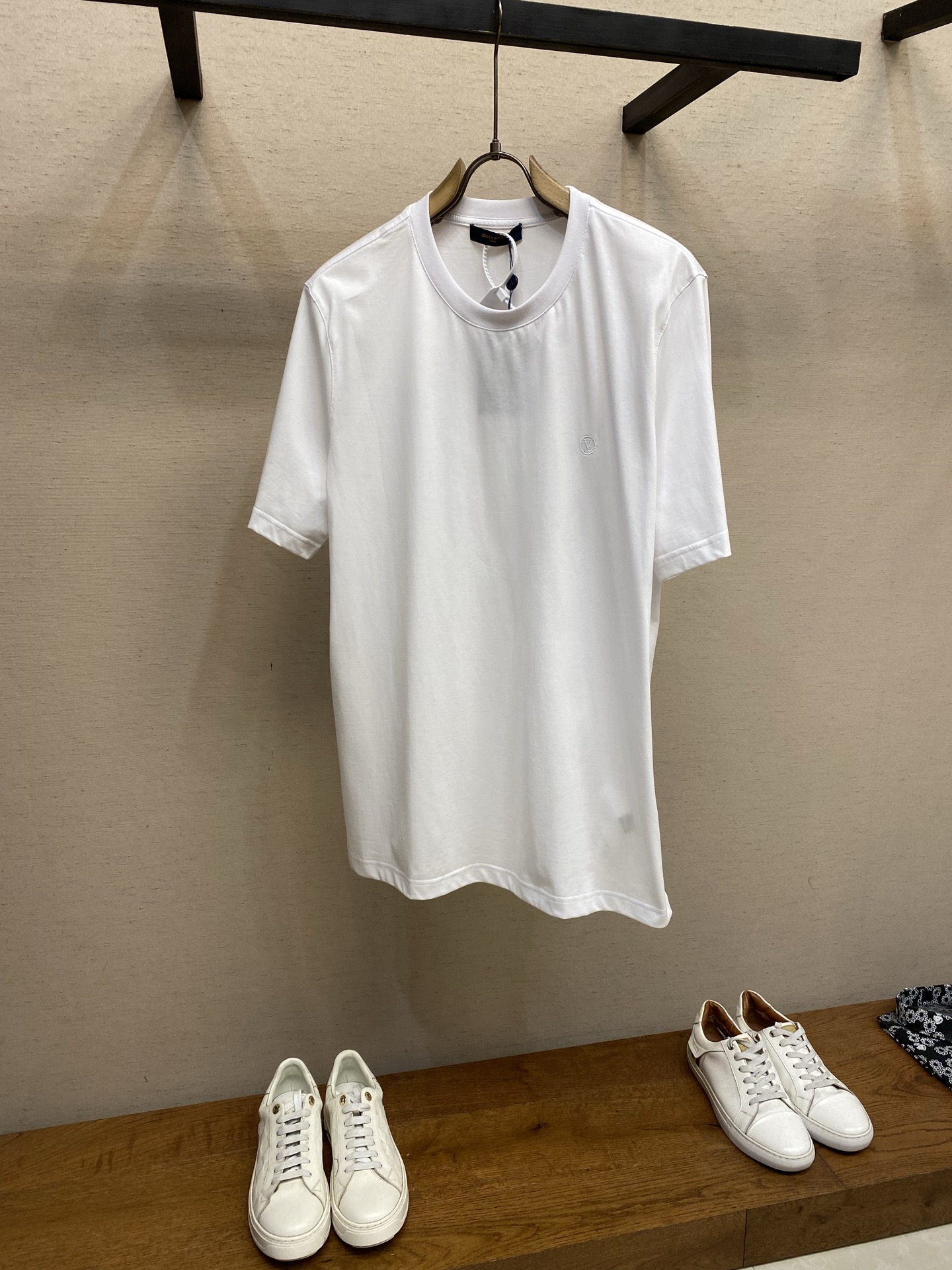 NO:731413,1V supports after-sales classic logo pure cotton short-sleeved T-shirt. Authentic 4600 purchased and developed. 50 double-stranded liquid ammonia cotton 170 grams. 1*1 Solona rib. Imported embroidery. Fabric enzyme washing. Customized 11 trademarks. Loose fit. Size S-XL, T-shirt, tees, t-shirt,198609091V 支持年后售后经典徽标纯棉短袖T恤 正品4600购入开发 50支双股液氨棉170克 1*1索罗纳罗纹 进口刺绣 面料酵洗 定制11商标 宽松版型 尺码S-XL,,T-shirt,tees，t-shirt,,Men's clothing